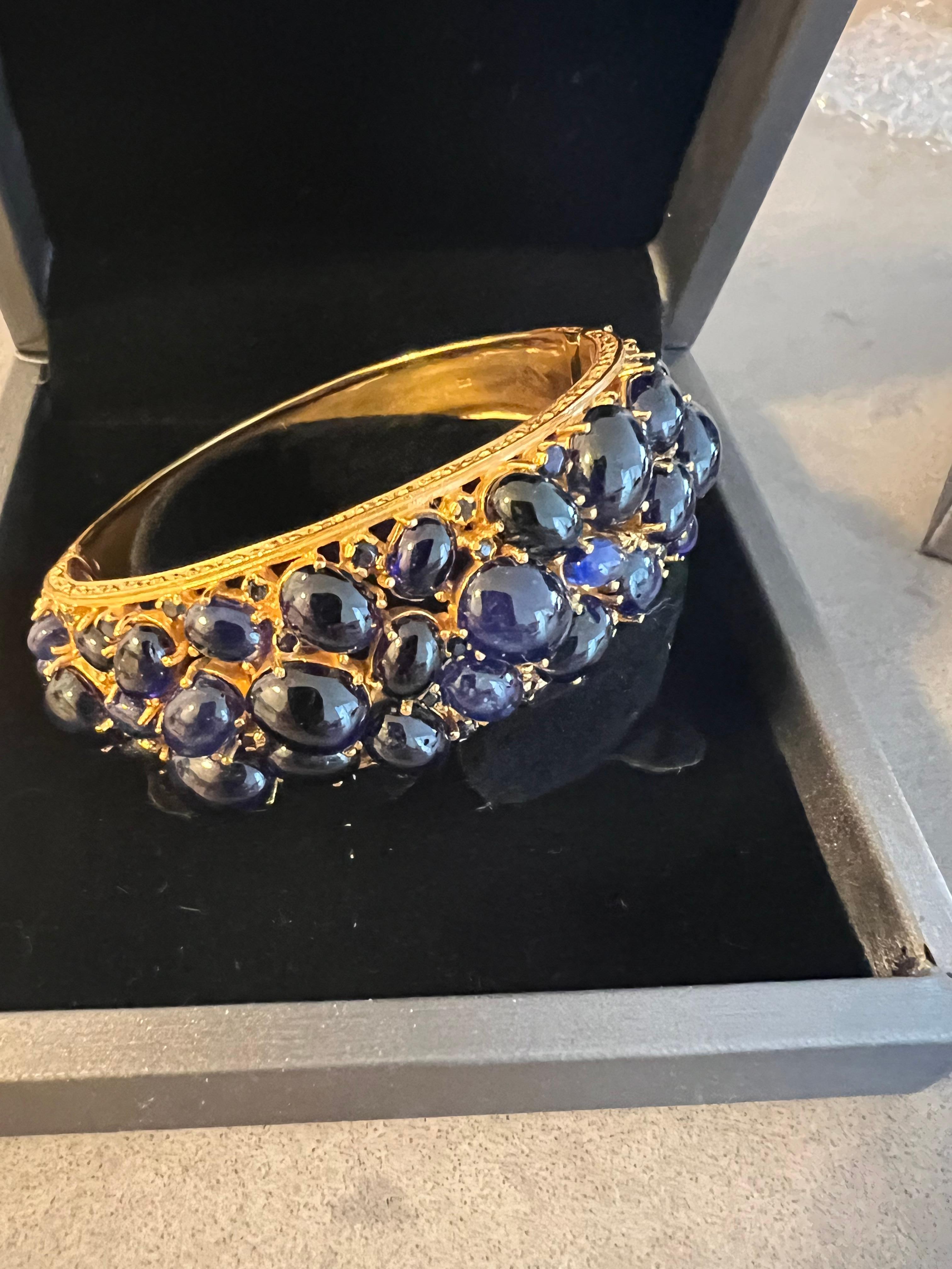 Bochic “Capri” Vintage Blue Sapphire Cabochon Bangle Set in 18K Gold & Silver For Sale 9