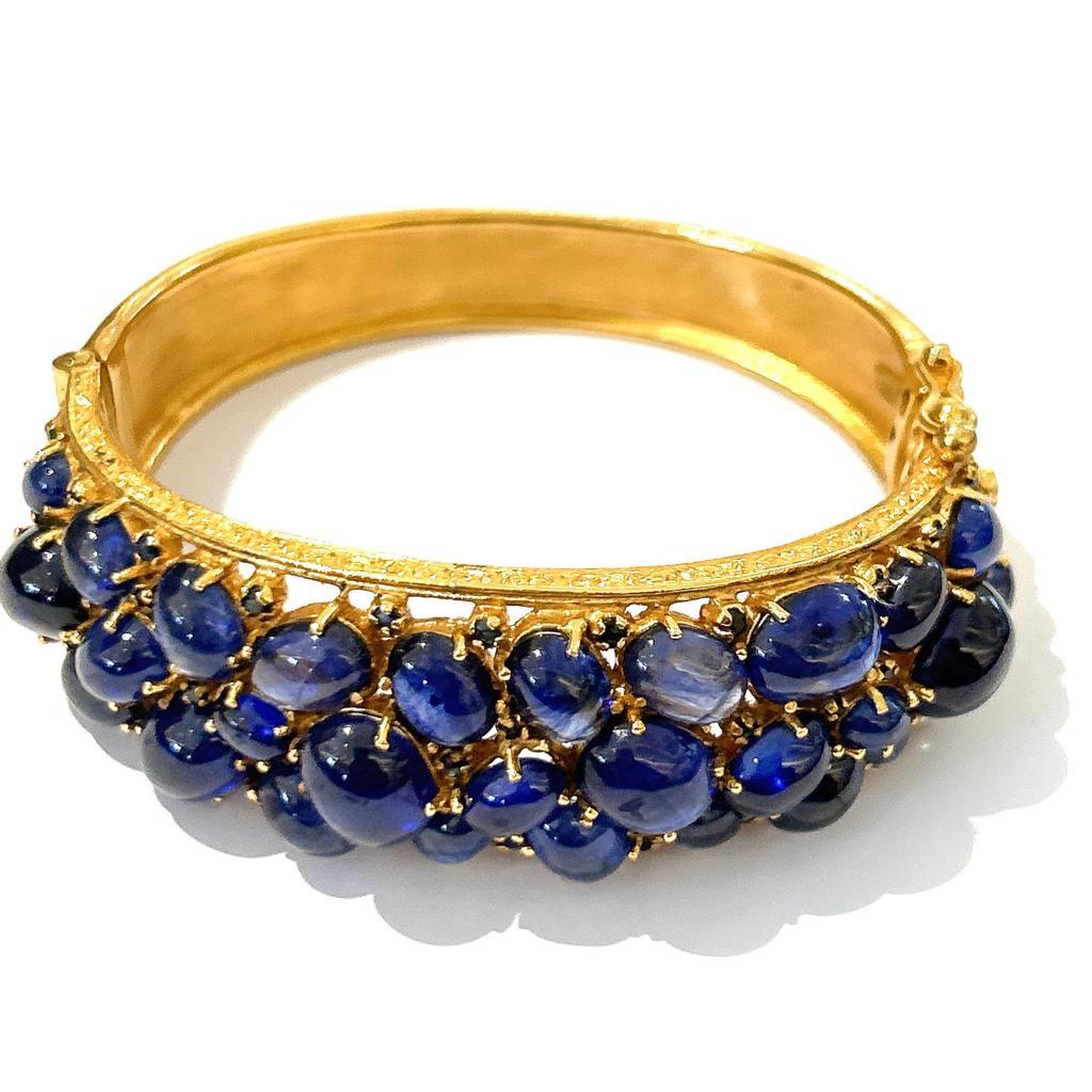 Bochic “Capri” Vintage Blue Sapphire Cabochon Bangle Set in 18K Gold & Silver For Sale 11