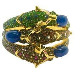 Brazalete Bochic "Capri" Vintage de rubí natural, zafiro y esmeralda en oro de 18 quilates y seda