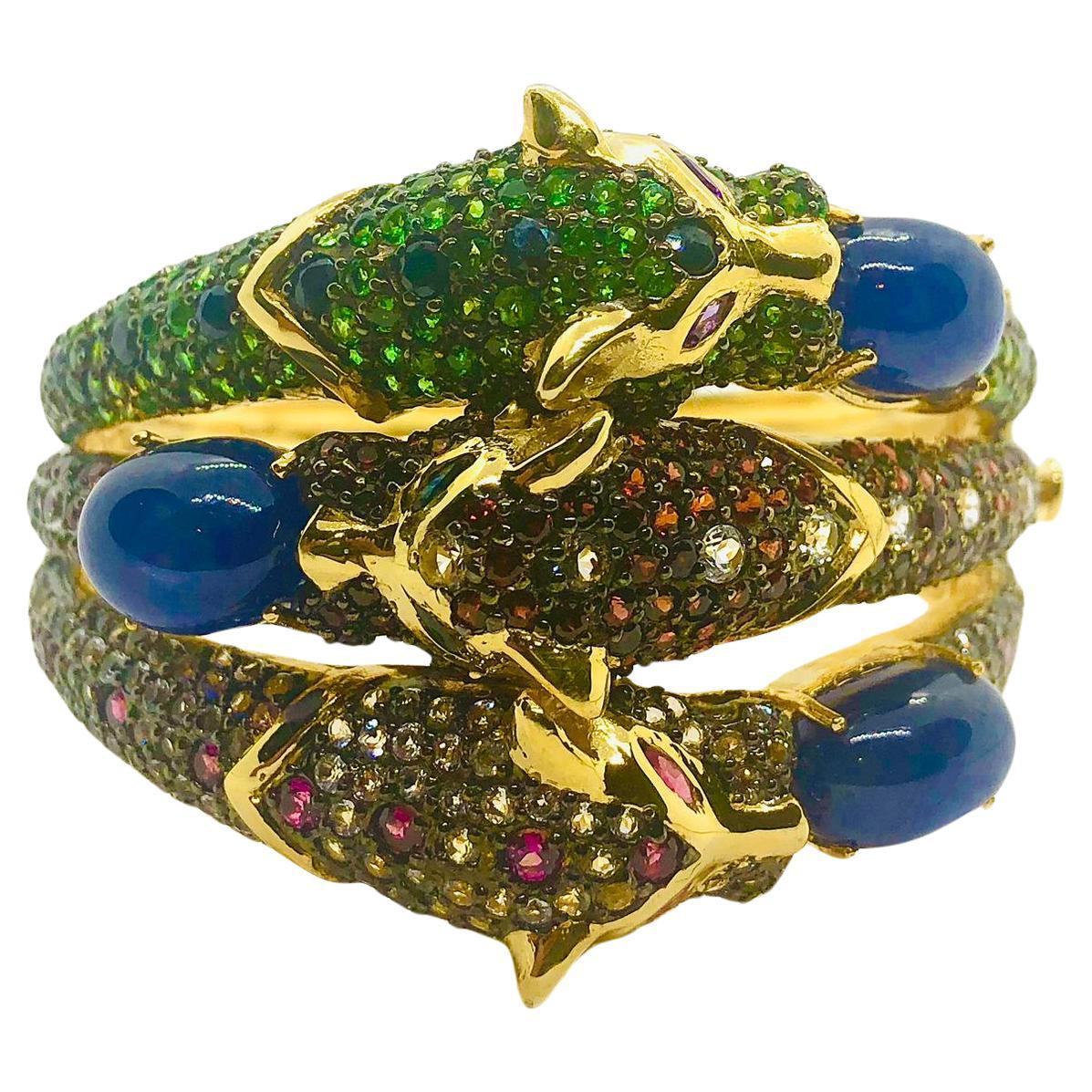 Bochic 'Capri' Manchette Vintage en saphir naturel, rubis et émeraude Or et Argent 18K en vente