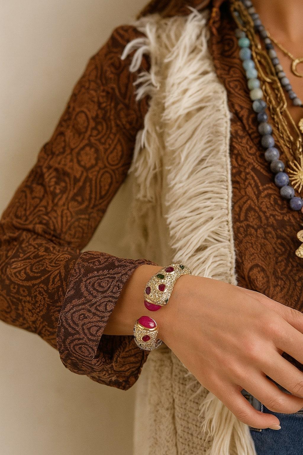 Bochic “Capri” Vintage Ruby & Multi Gem Bangle Set In 18K Gold & Silver in vendita 8