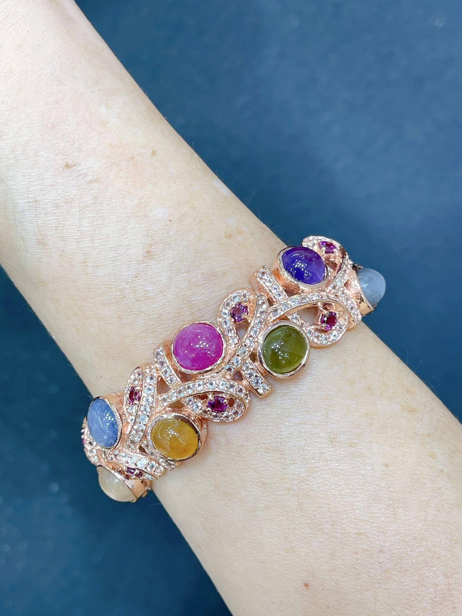 Taille cabochon Bochic “Capri” Vintage Ruby & Multi Sapphire Cuff Set In 18K Gold & Silver en vente