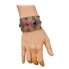 Bracciale vintage con rubino, zaffiro e smeraldo di Bochic "Capri" in oro e argento 18 carati