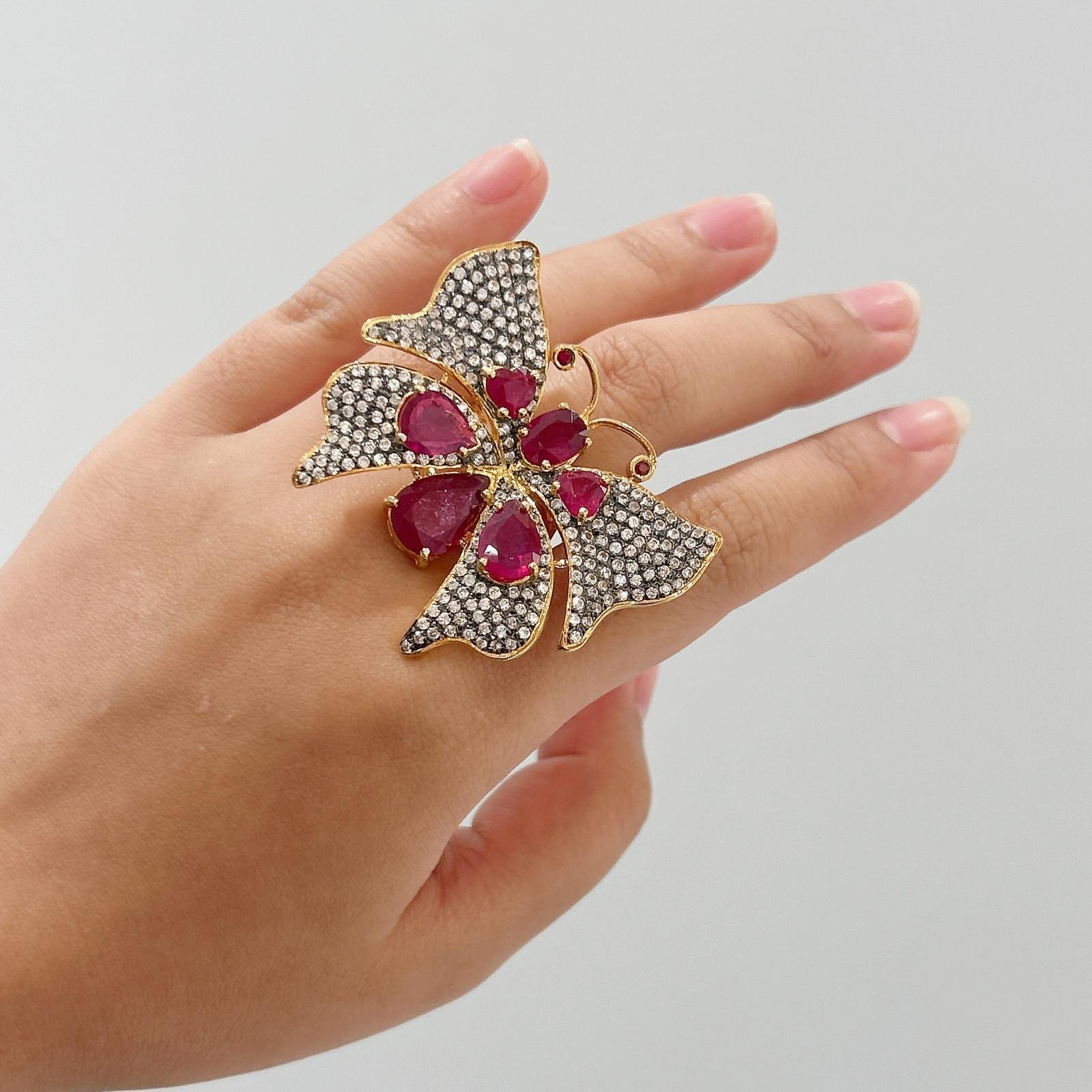 Anello a farfalla con rubino e topazio vintage di Bochic 
