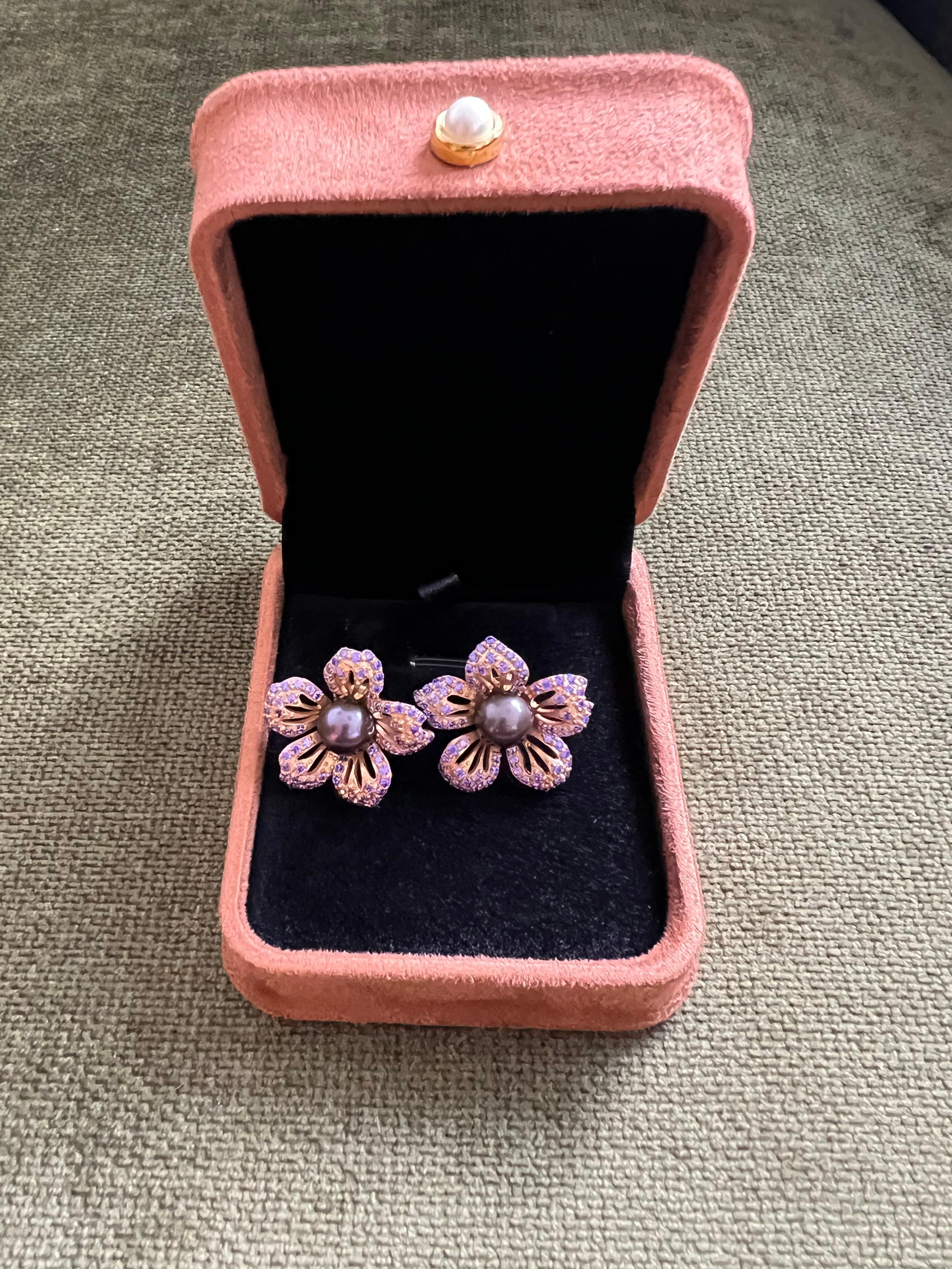 Women's or Men's Bochic “Capri” Vintage Tahiti Pearls & Tanzanite Earrings Set In 18K Gold & Silv For Sale