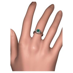 Bochic Classic & Elegant Platinum Cluster Diamond & Green Emerald Ring 