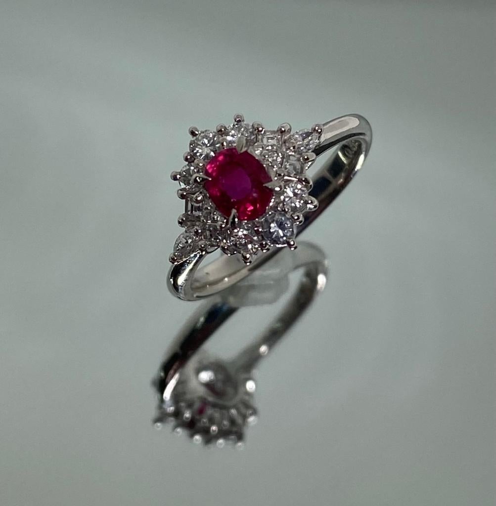 Bochic Classic & Elegant Platinum Cluster Diamond & Red Ruby Ring  In New Condition For Sale In New York, NY