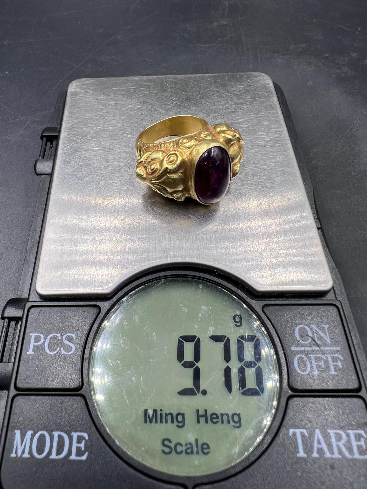 Bochic Curated Antique Ring From Burma 18k Solid Gold & Antique Agate For Sale 4