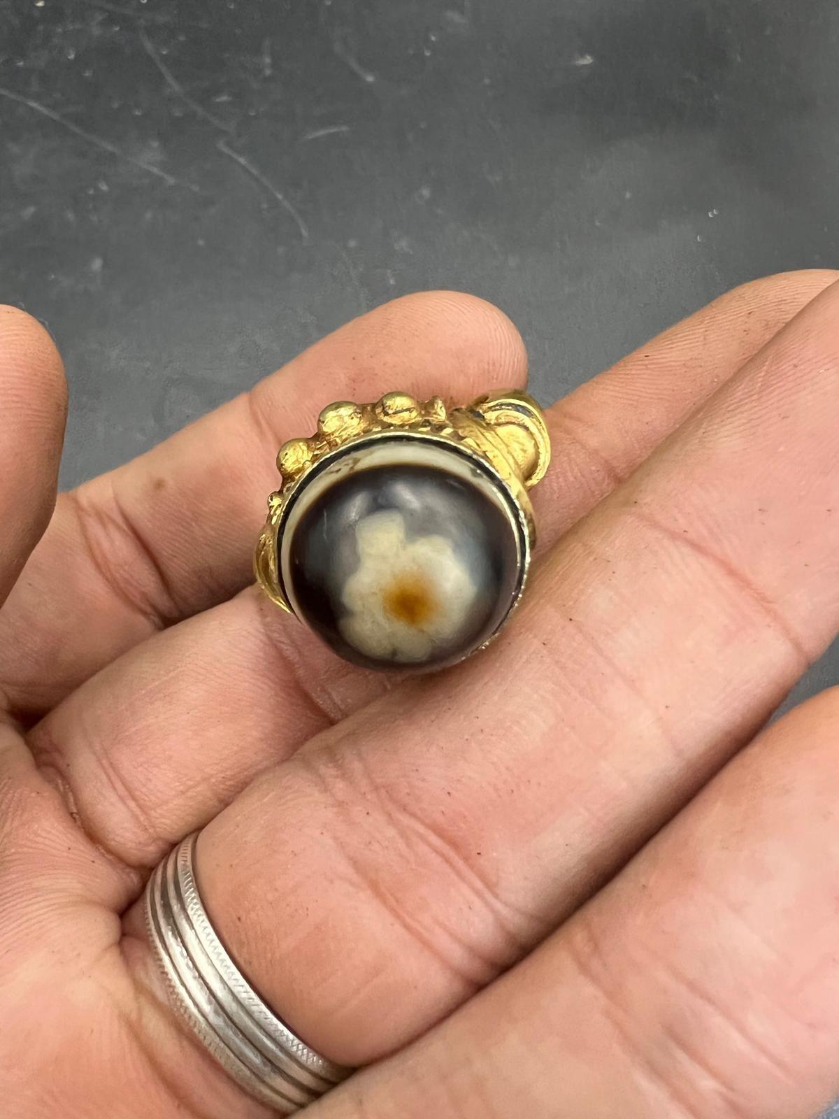 Women's or Men's Bochic Curated Antique Ring From Burma 18k Solid Gold & Antique Agate For Sale