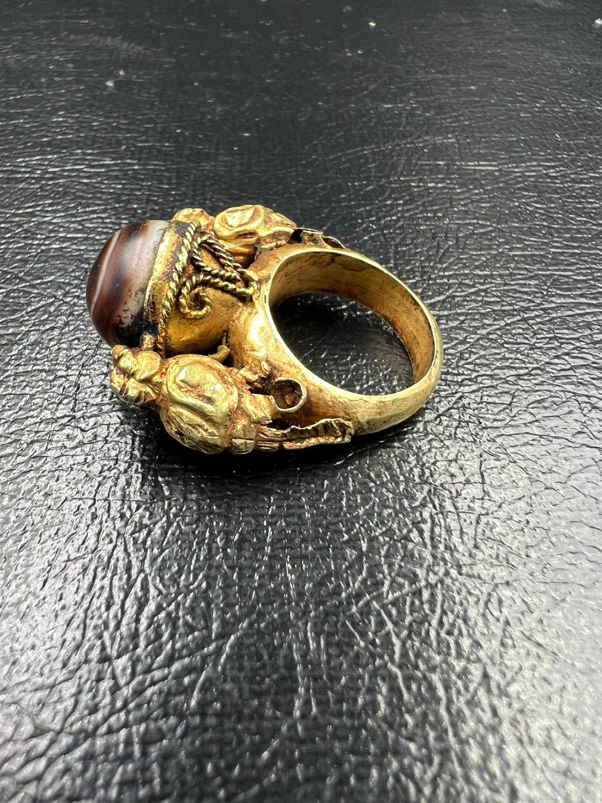 Bochic Curated Antique Ring From Burma 18k Solid Gold & Antique Agate  For Sale 1