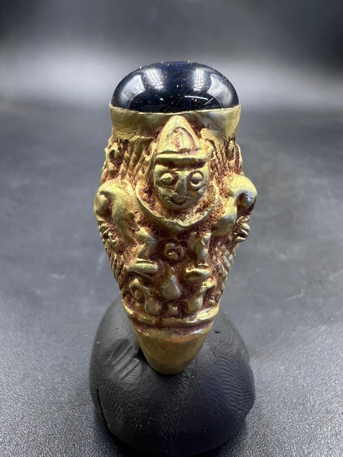 Bochic Curated Antique Ring From Burma 18k Solid Gold & Antique Agate For Sale 2