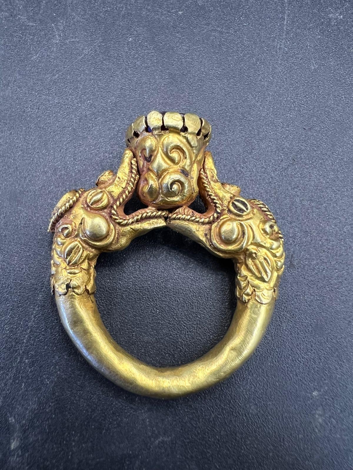 Bochic Curated Antique Ring From Burma 18k Solid Gold With Ruby & Emeralds For Sale 11