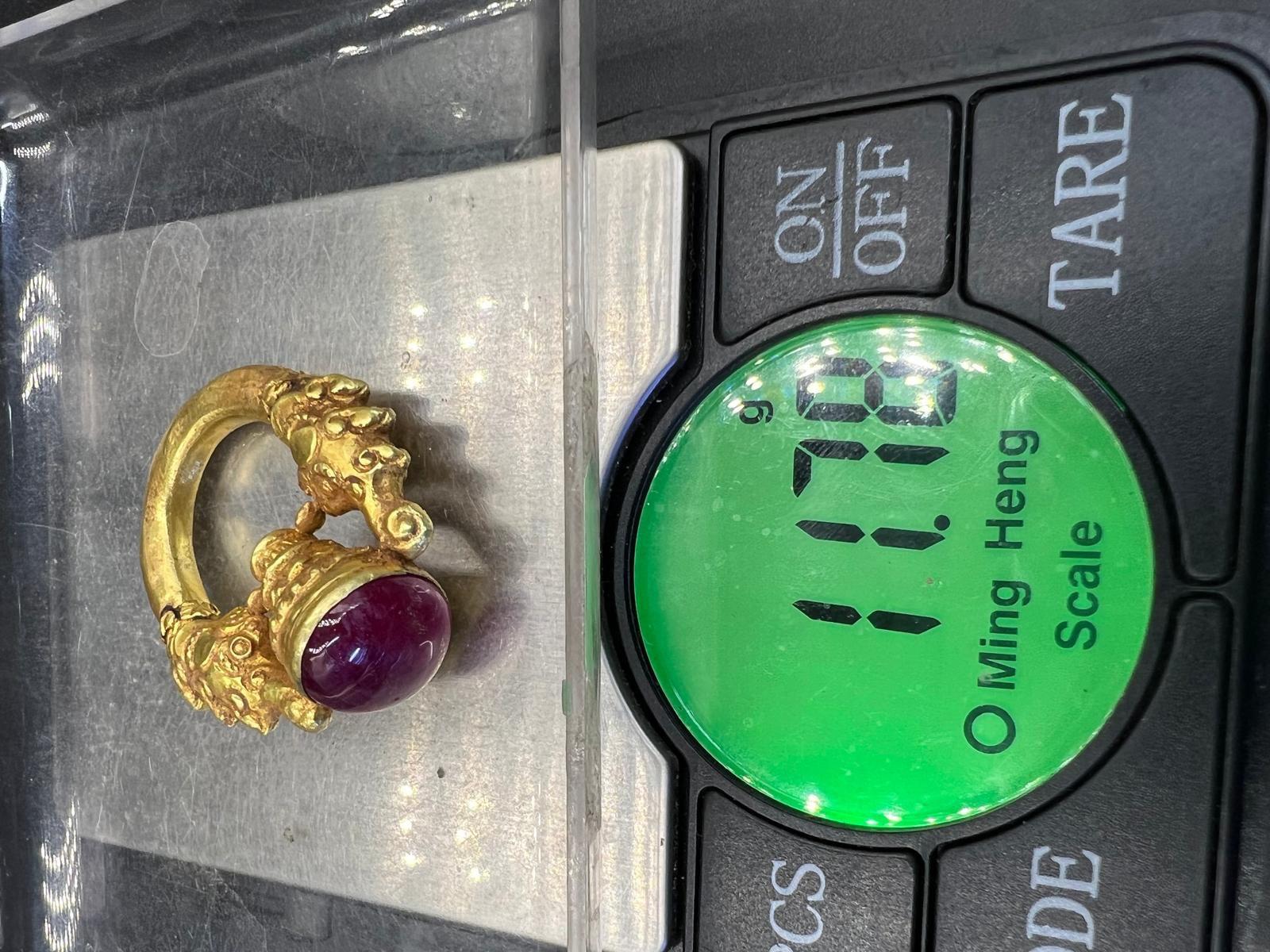 Anillo Antiguo Curado Bochic De Birmania Oro Amarillo Macizo 18k Y Rubí en venta 7
