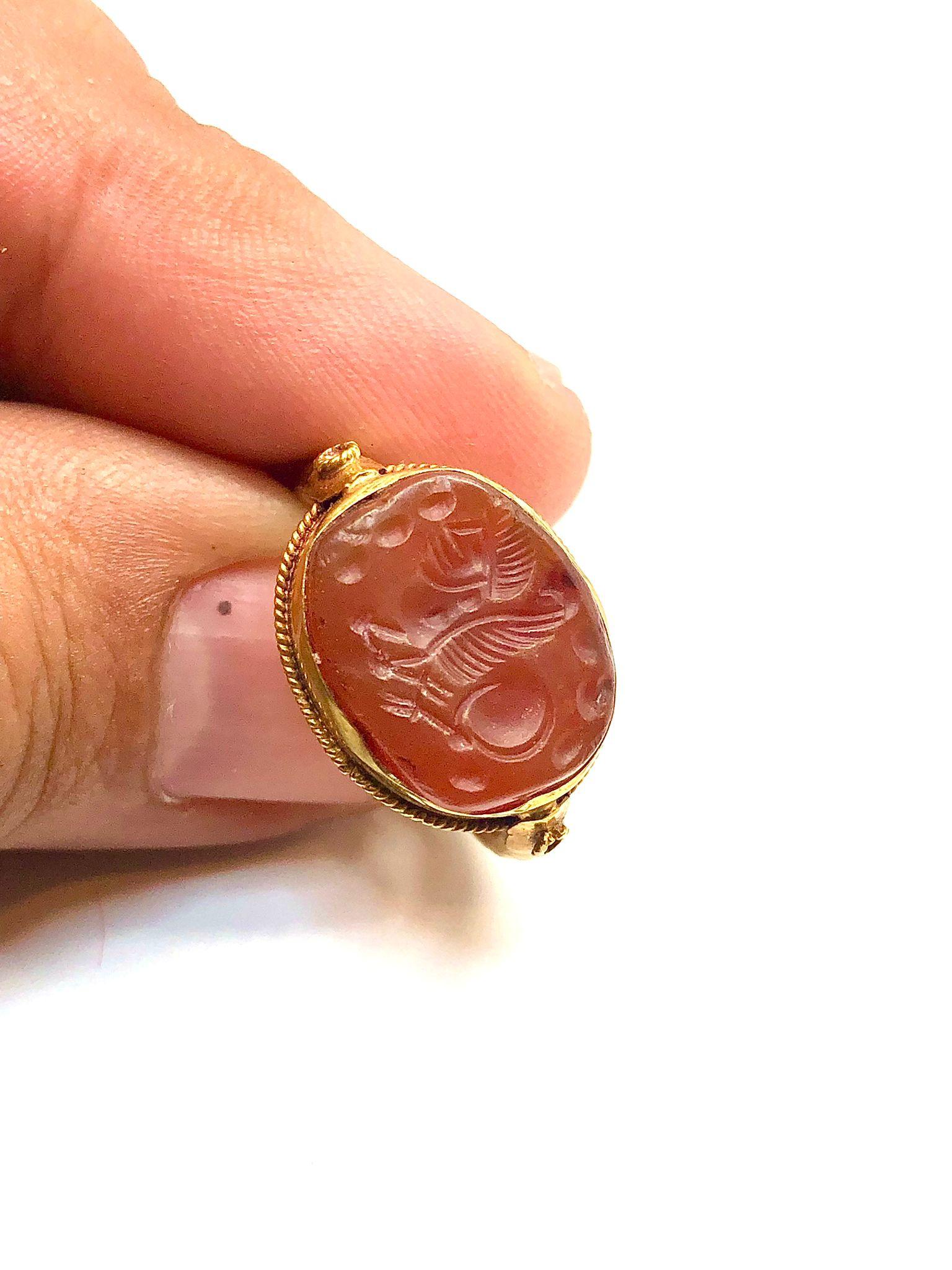 Romano classico Anello romano antico di Bochic dall'Afghanistan in oro massiccio 18k e agata antica in vendita