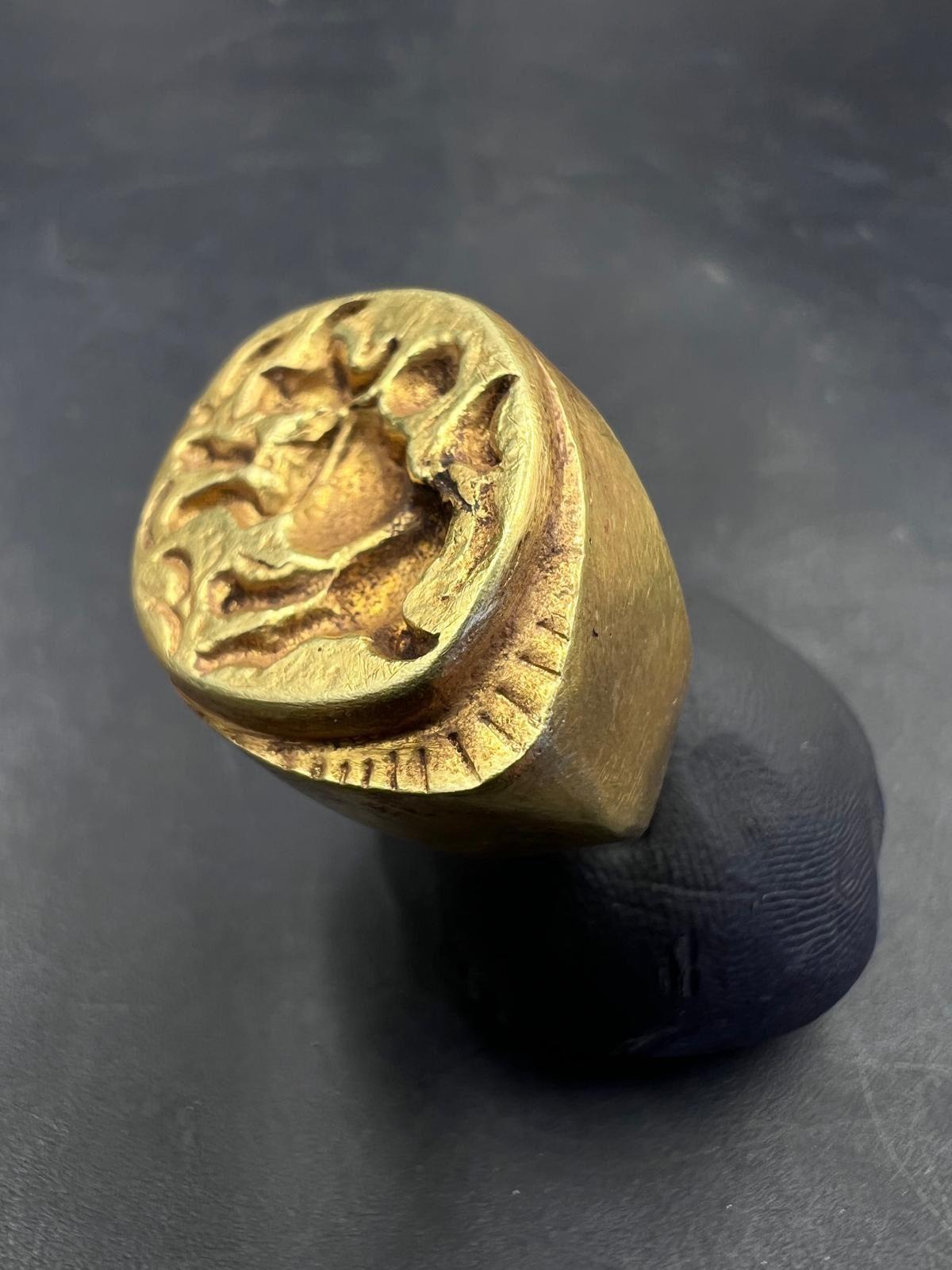 Bochic Curated Antique Seal Ring From Burma 18k Solid Gold For Sale 8