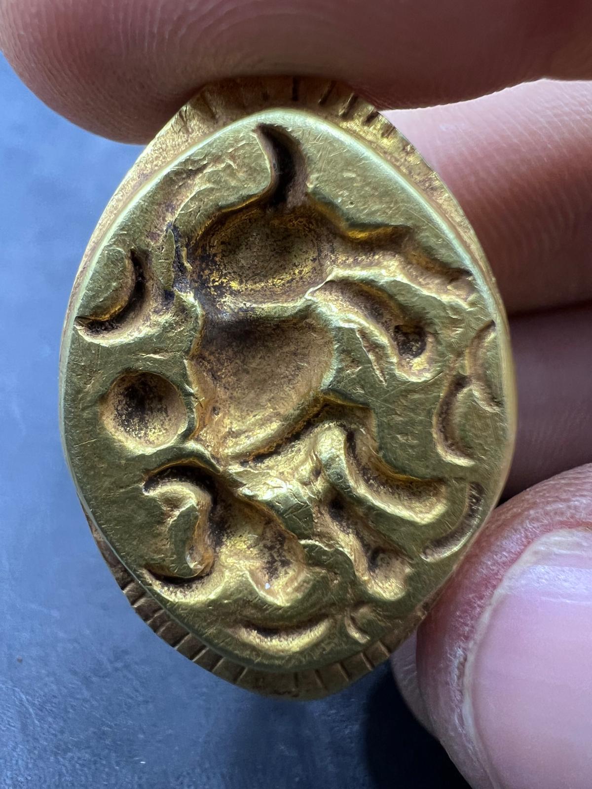Bochic Curated Antique Seal Ring From Burma 18k Solid Gold For Sale 10