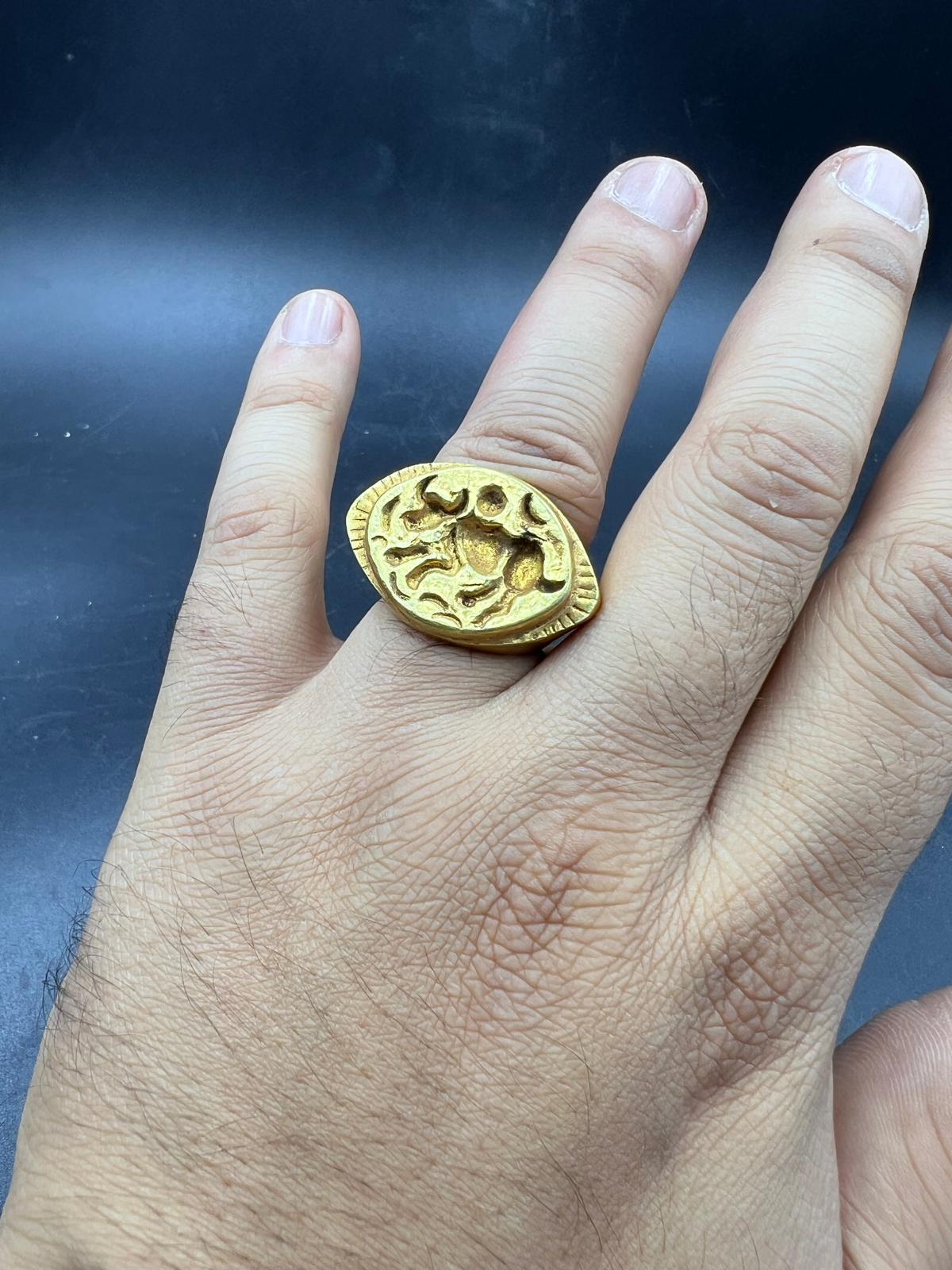 Bochic Curated Antique Seal Ring From Burma 18k Solid Gold For Sale 4