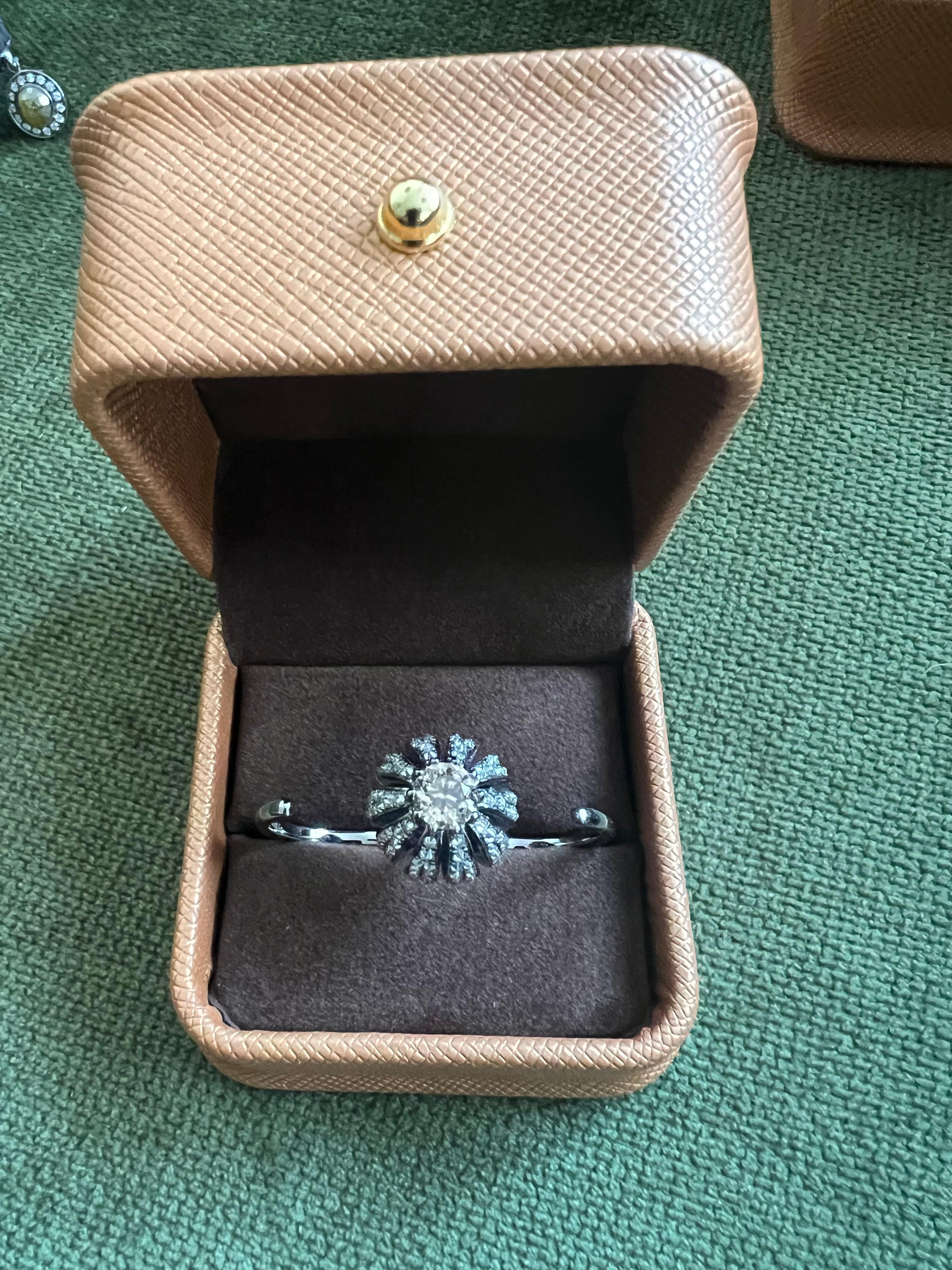 Bochic Diamond Crown Ring 1.25ct Champagne Center Diamond Set In 18 Gold For Sale 6