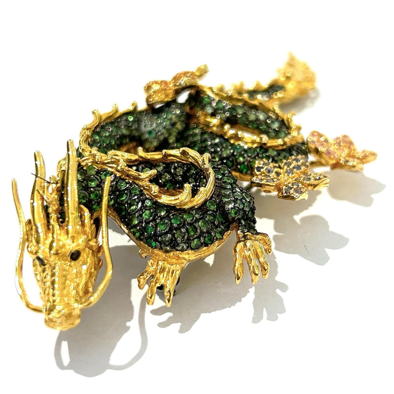 Brilliant Cut Bochic Dragon“Orient” Sapphires & Tasvorite Brooch Set In 18K Gold & Silver  For Sale