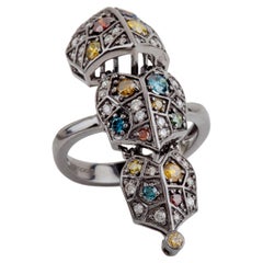 Armadillo-Ring mit ausgefallenen farbigen Diamanten