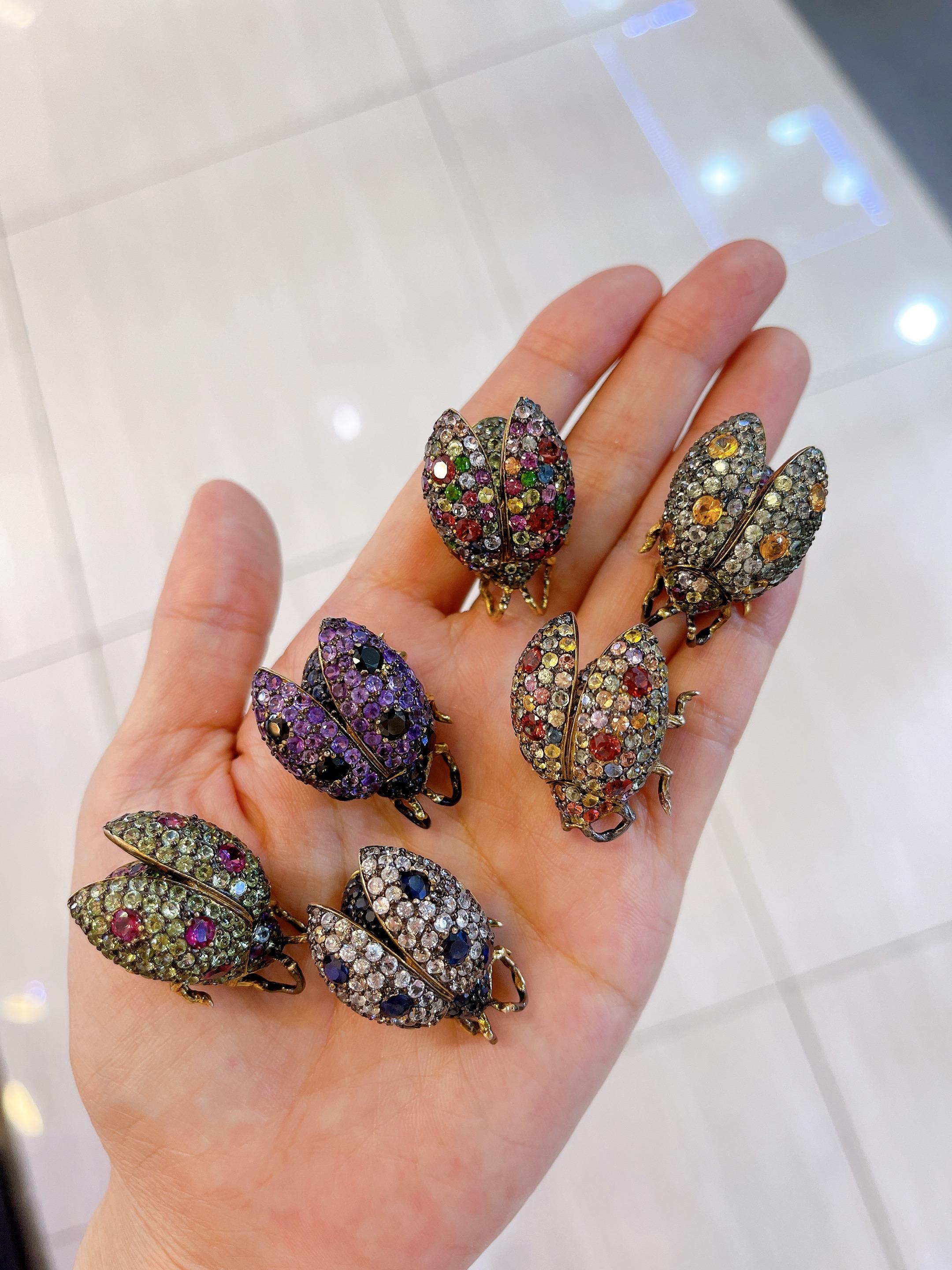 Belle Époque Bochic Broche ou pendentif en forme de scarabée en saphir naturel multicolore et pierres précieuses mélangées en vente