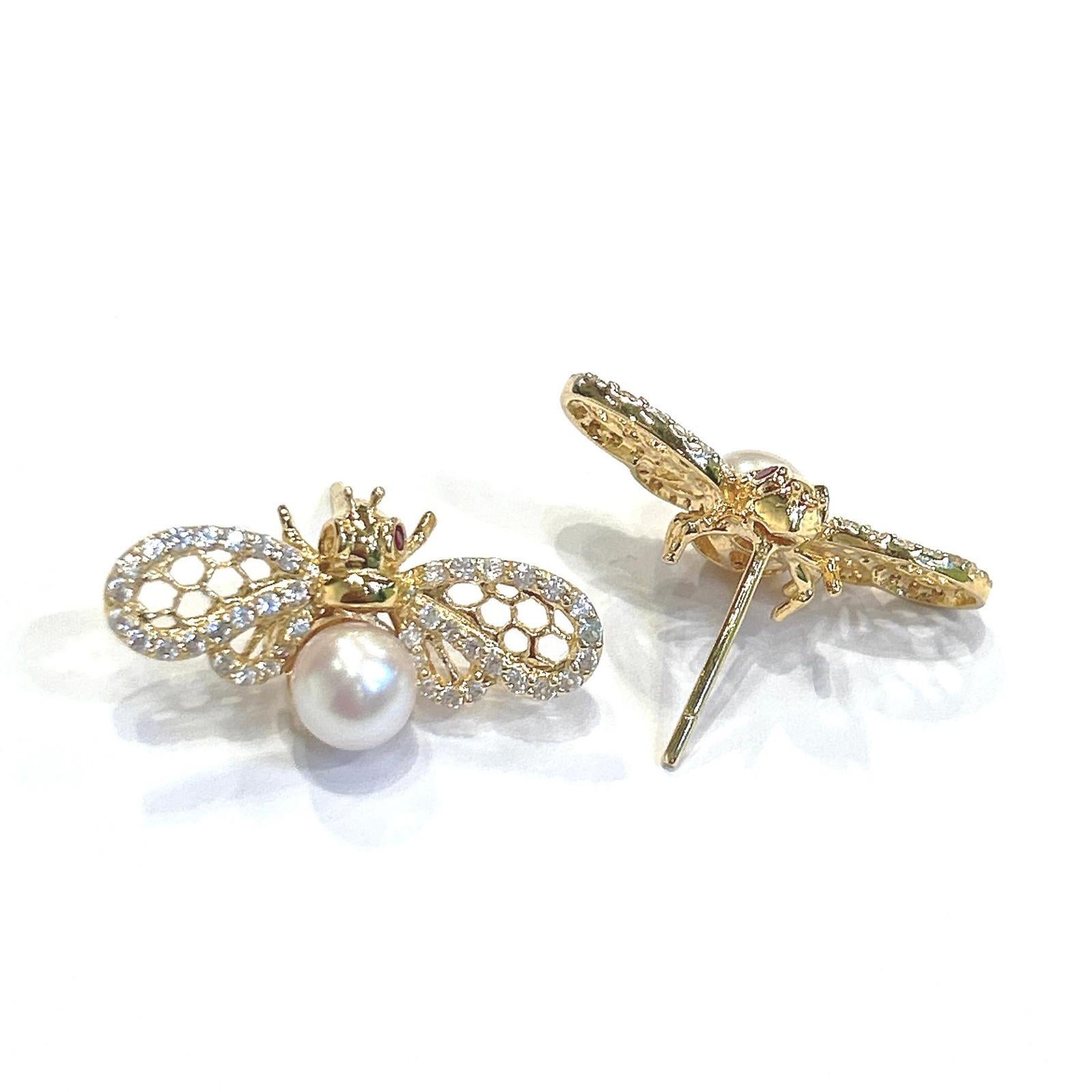 Brilliant Cut Bochic “Orient” Akoya Pearl & Light Blue Topaz  Earrings Set 18K Gold & Silver For Sale