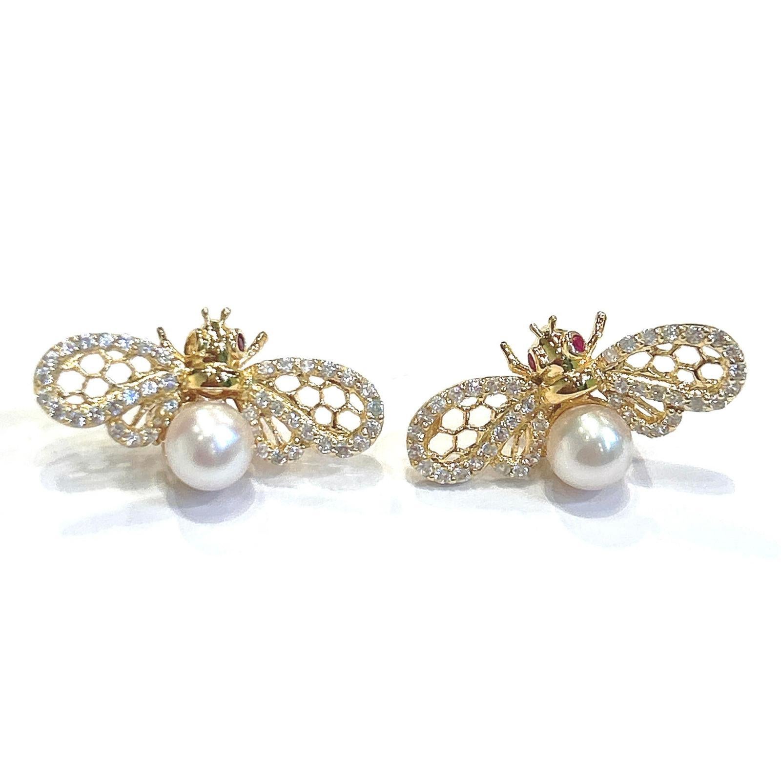 Bochic “Orient” Akoya Pearl & Light Blue Topaz  Earrings Set 18K Gold & Silver In New Condition For Sale In New York, NY