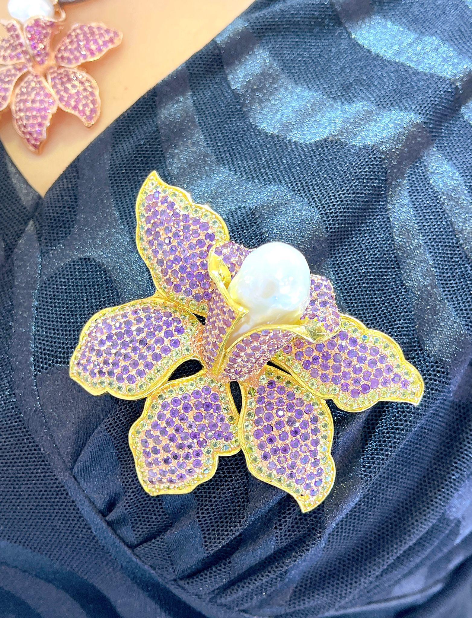 Bochic “Orient” Amethyst & Pearl Large Brooch, Pendant Set In 18K Gold & Silver For Sale 7