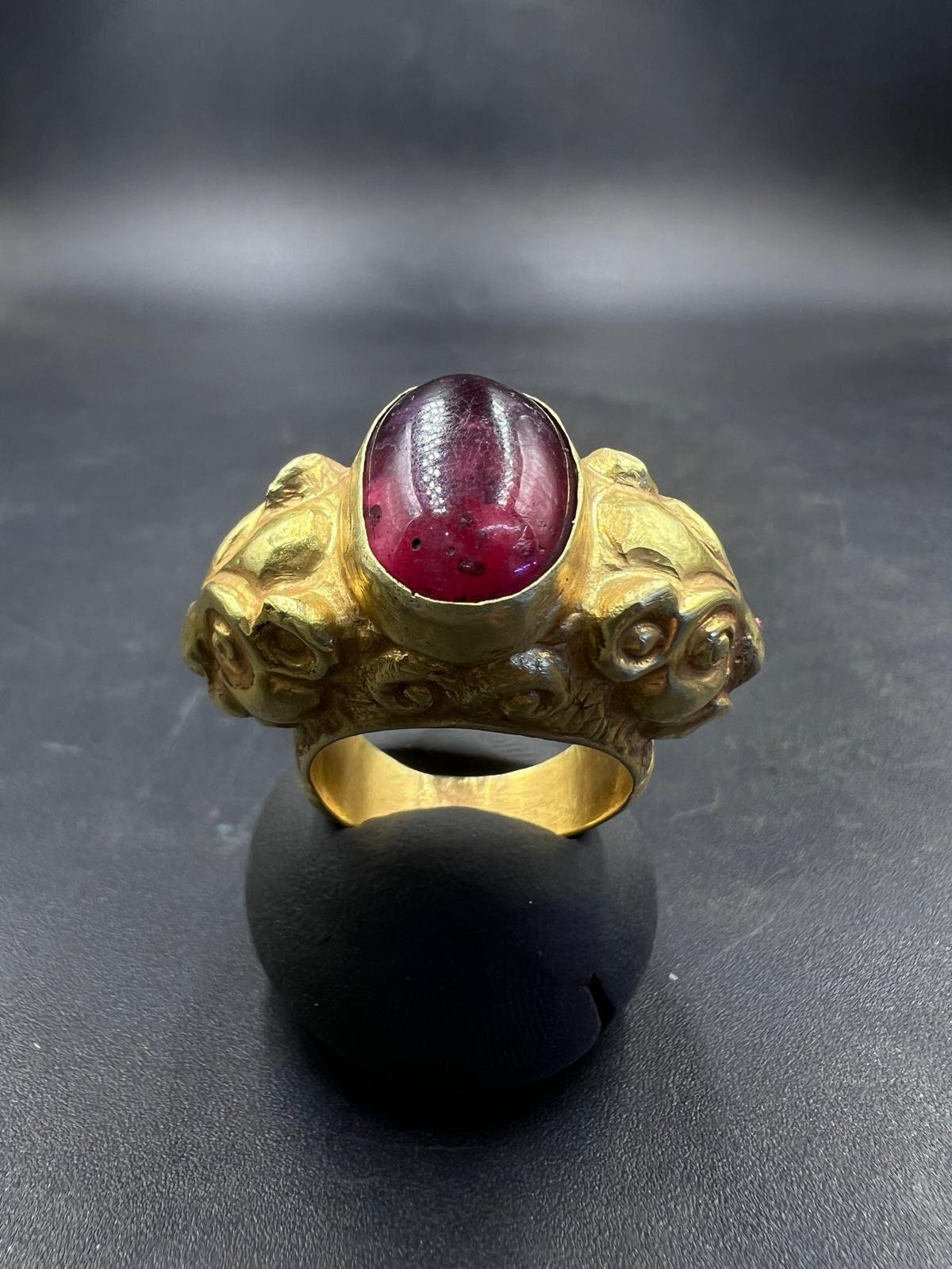 Bochic ”Orient Antic” Curated Antique Ring From Burma 18k Solid Gold & Ruby For Sale 5