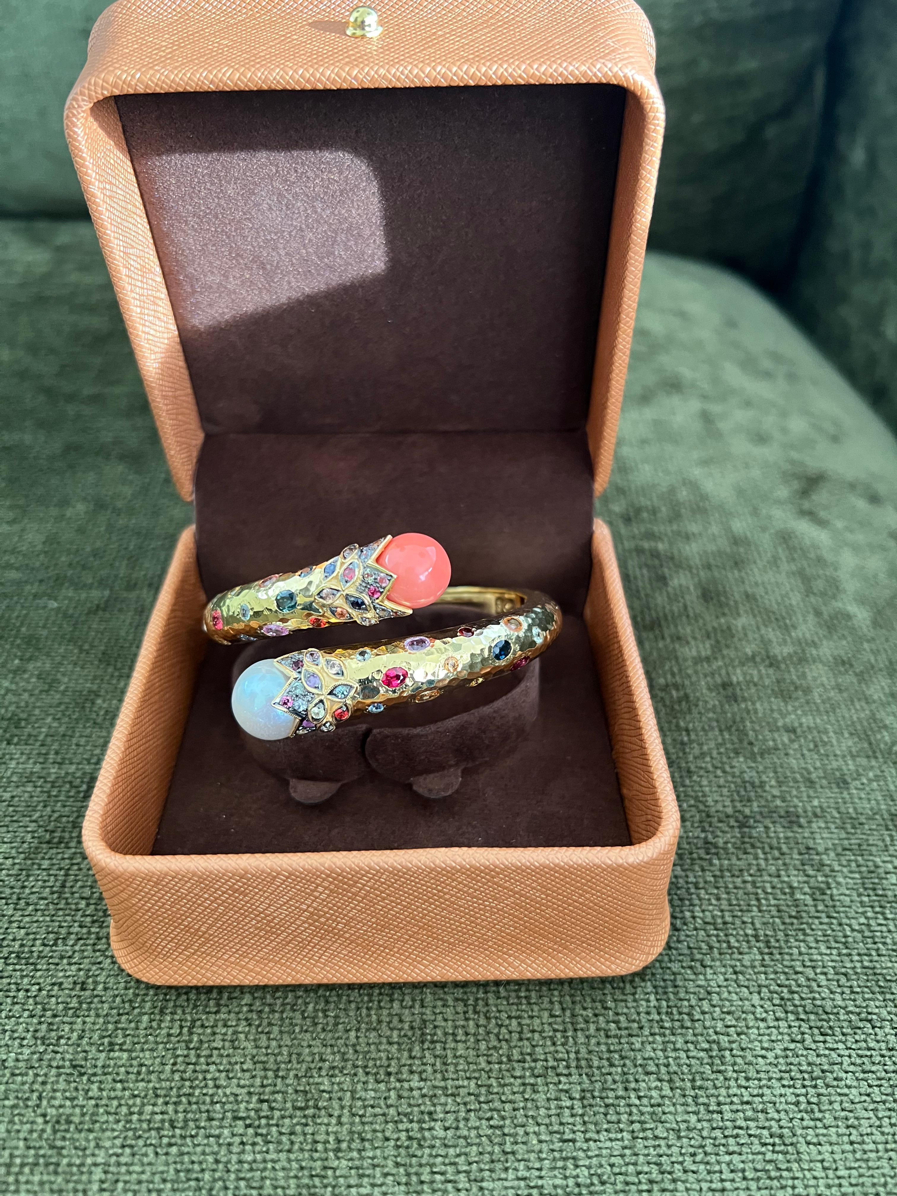 Bochic “Orient” Bangle Set In 18K Gold & Silver With Salmon Coral & Sapphires For Sale 3