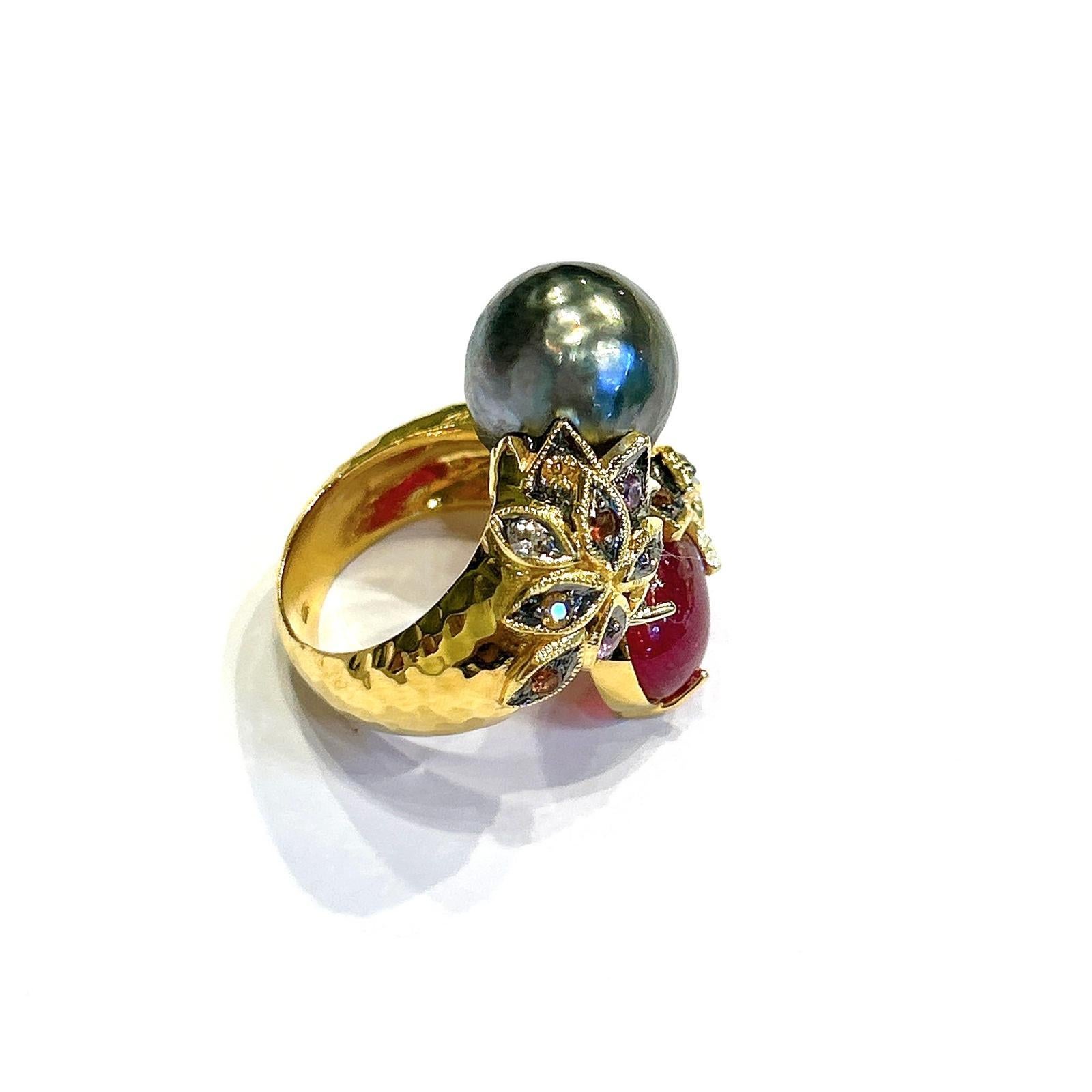 Baroque Bochic “Orient” Black Pearl & Ruby Ring Set In 18K Yellow Gold & Silver For Sale