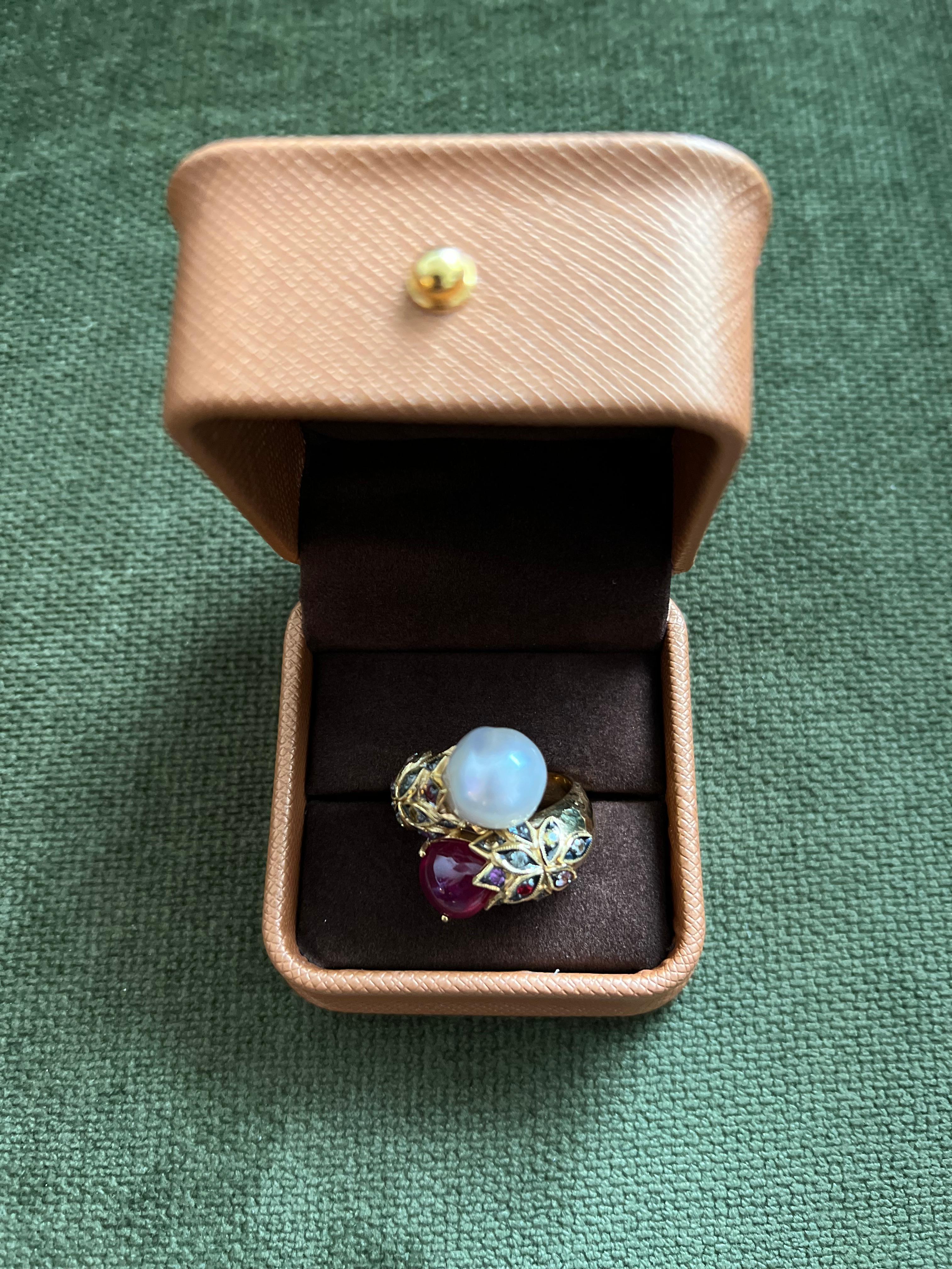 Bochic “Orient” Black Pearl & Ruby Ring Set In 18K Yellow Gold & Silver For Sale 1