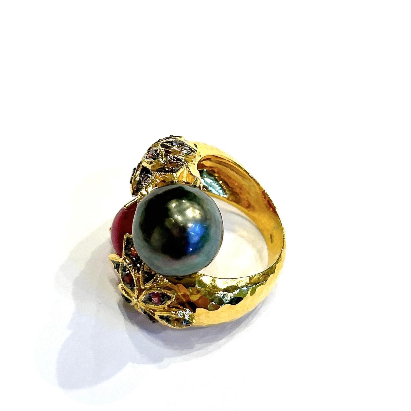 Bochic “Orient” Black Pearl & Ruby Ring Set In 18K Yellow Gold & Silver For Sale 3