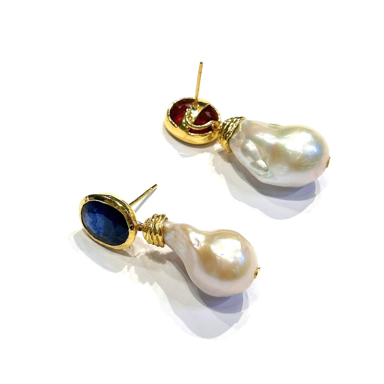 Bochic “Orient” Blue Sapphire & Pearl Earrings set In 18K Yellow Gold & Silver For Sale 4
