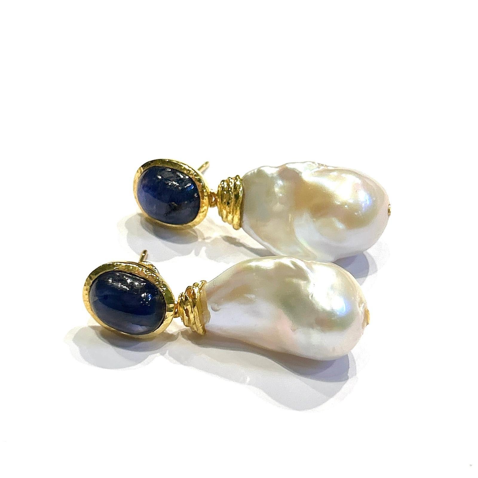 Bochic “Orient” Blue Sapphire & Pearl Earrings set In 18K Yellow Gold & Silver In New Condition For Sale In New York, NY