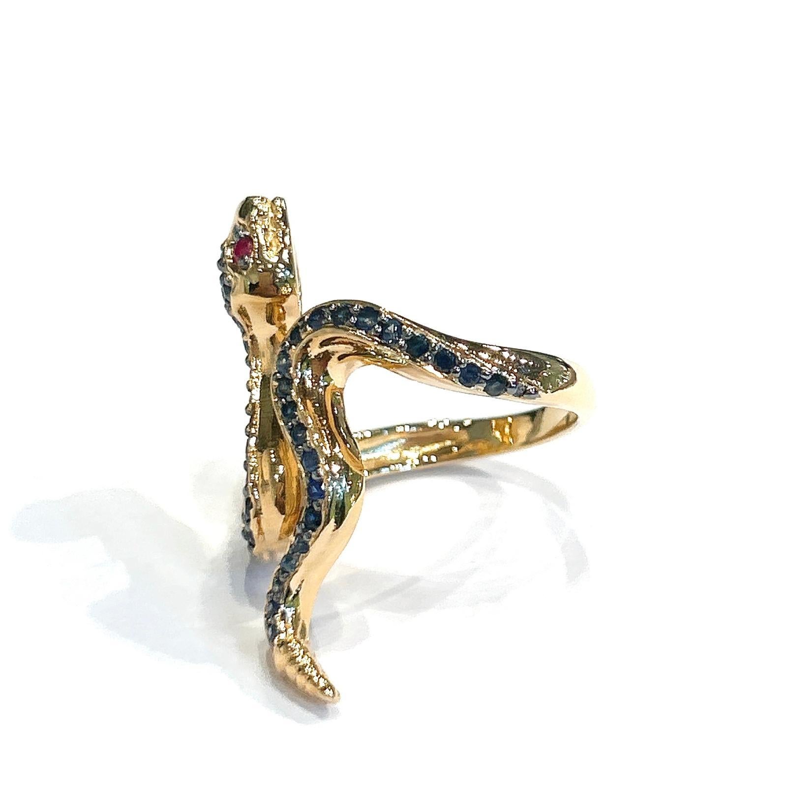 Bochic “Orient” Blue Sapphire & Red Ruby Serpent Ring In 18K Gold & Silver In New Condition In New York, NY