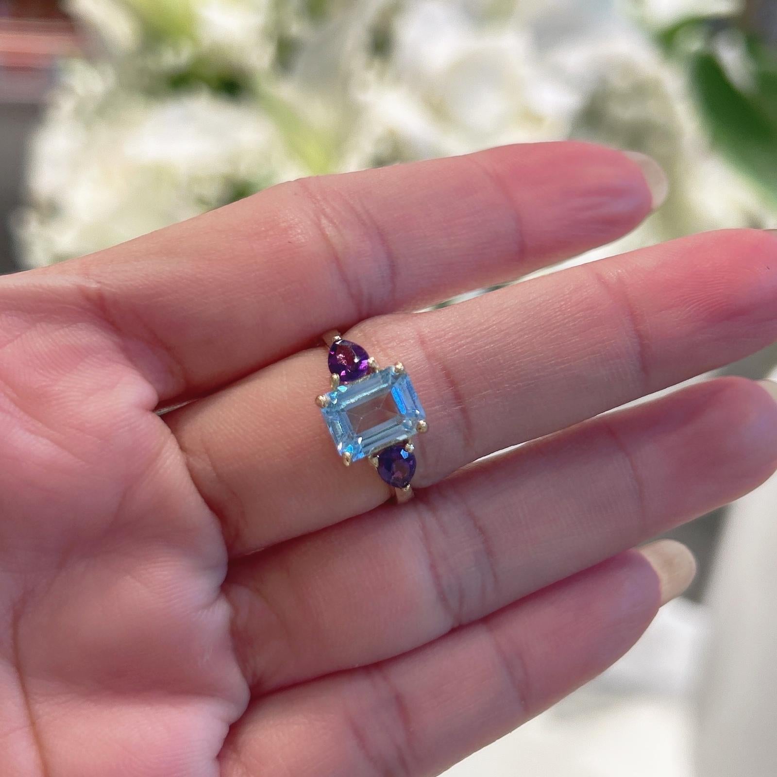 Bochic “Orient” Blue Topaz & Amethyst  Ring Set In 18K Gold & Silver For Sale 5