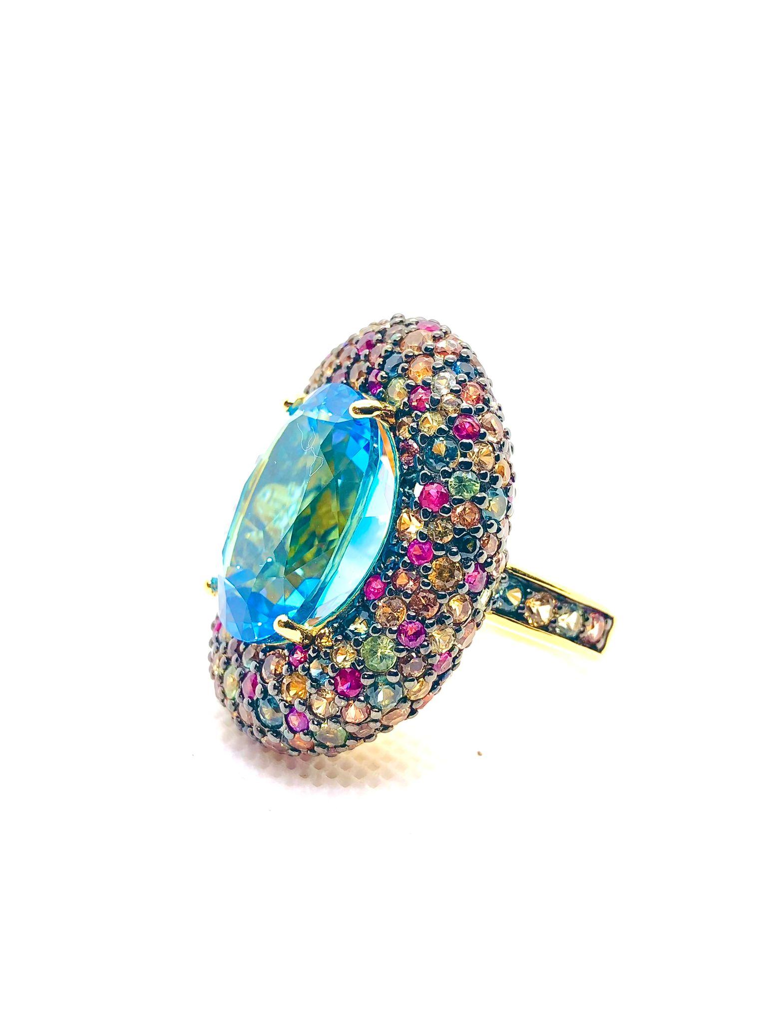 Anello da cocktail con topazio blu e gemme multiple di Bochic 