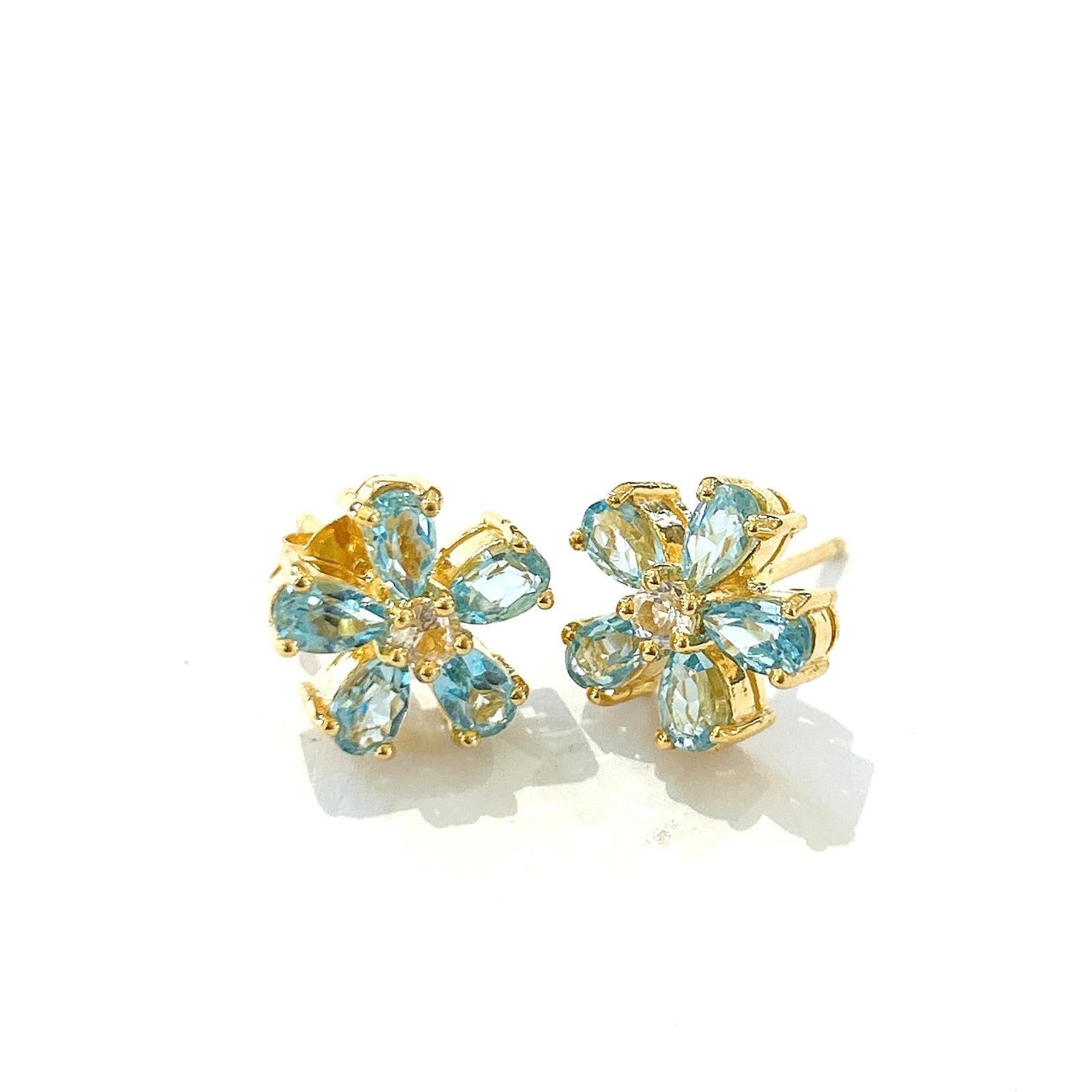 Bochic “Orient” Blue & White Topaz Earrings Set In 18K Gold & Silver In New Condition For Sale In New York, NY