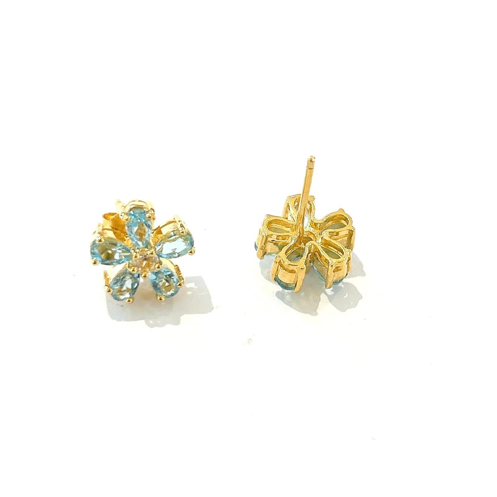 Bochic “Orient” Blue & White Topaz Earrings Set In 18K Gold & Silver For Sale 1