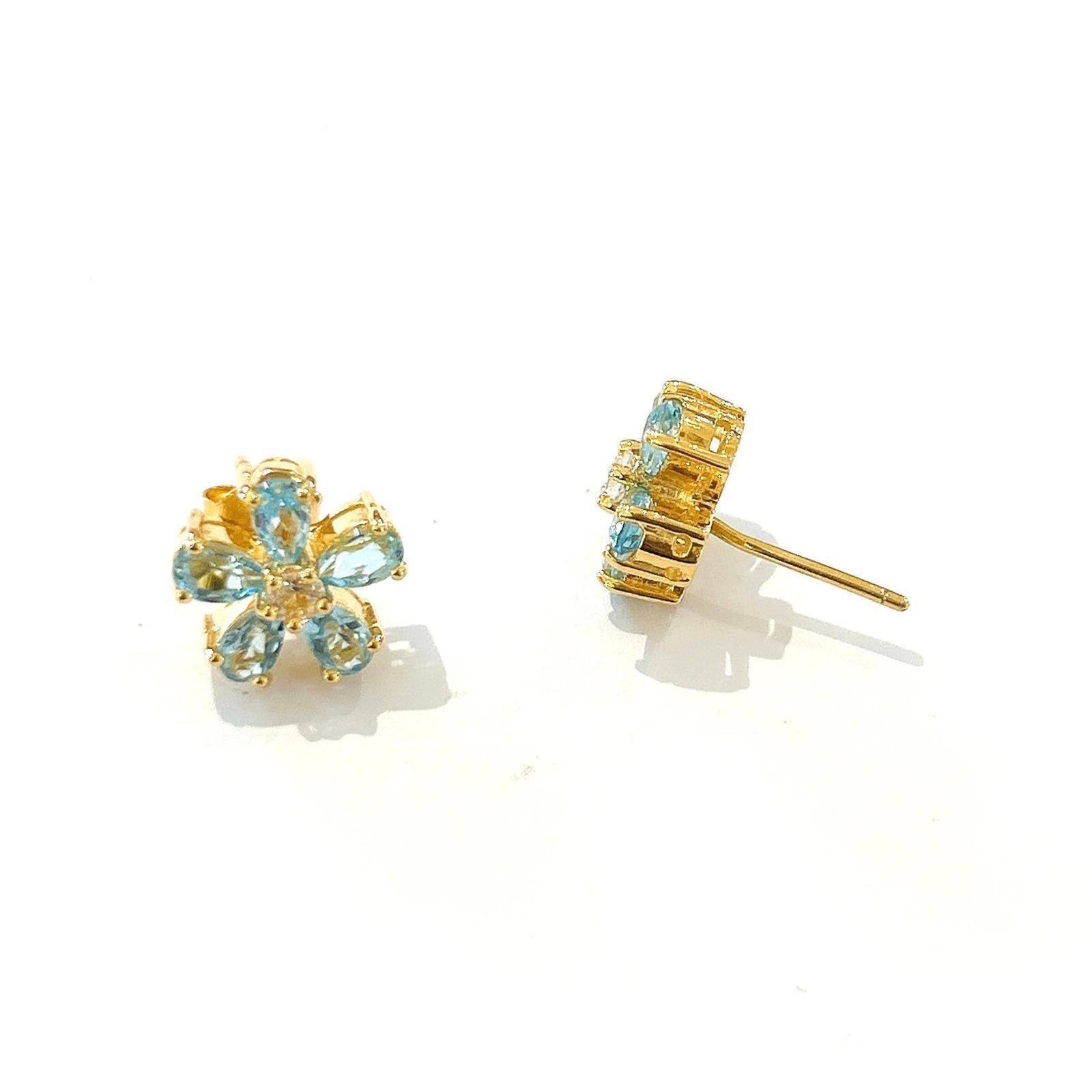 Bochic “Orient” Blue & White Topaz Earrings Set In 18K Gold & Silver For Sale 2