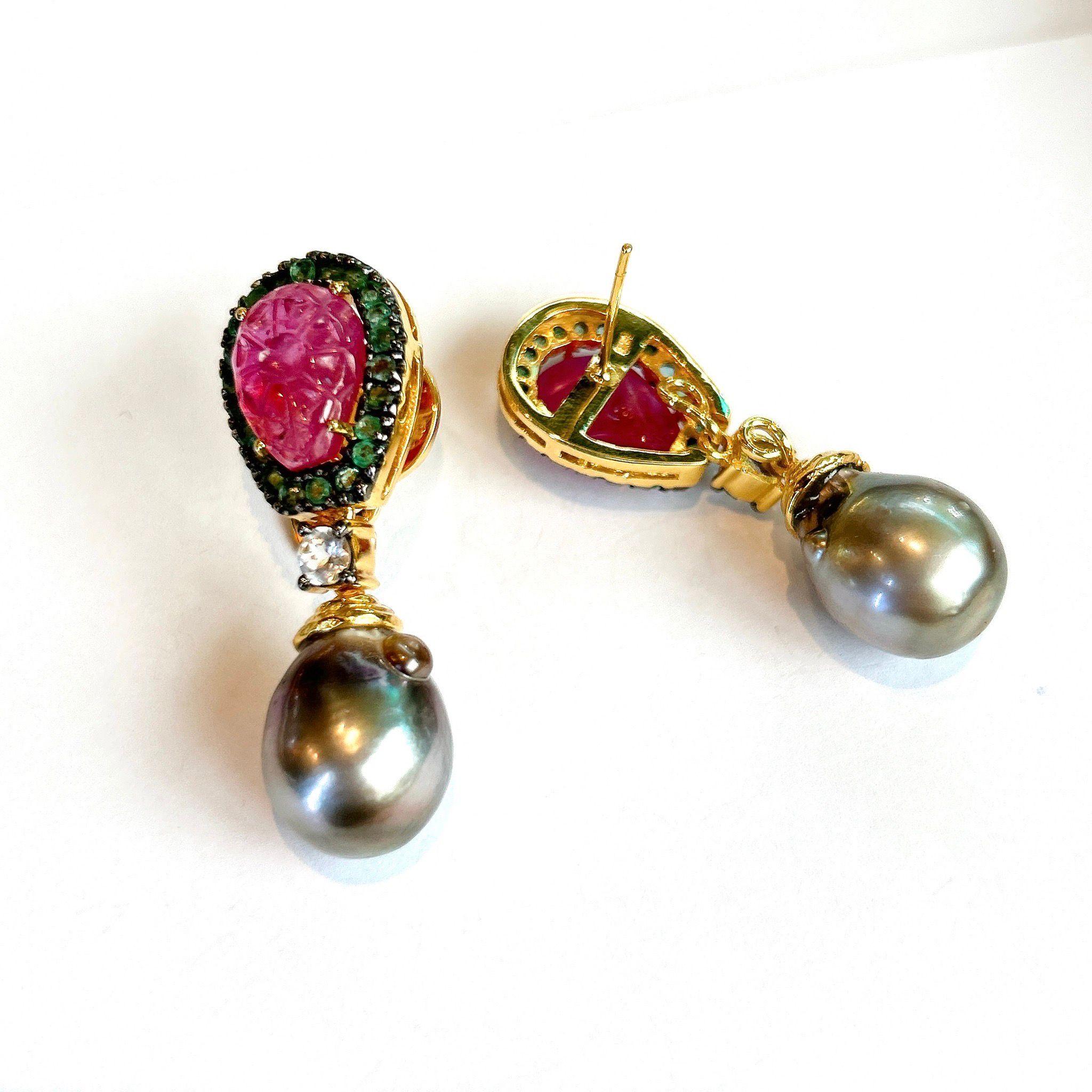 Bochic “Orient” Carved Ruby, Emerald & Pearl Earrings Set 18K Gold & Silver In New Condition For Sale In New York, NY