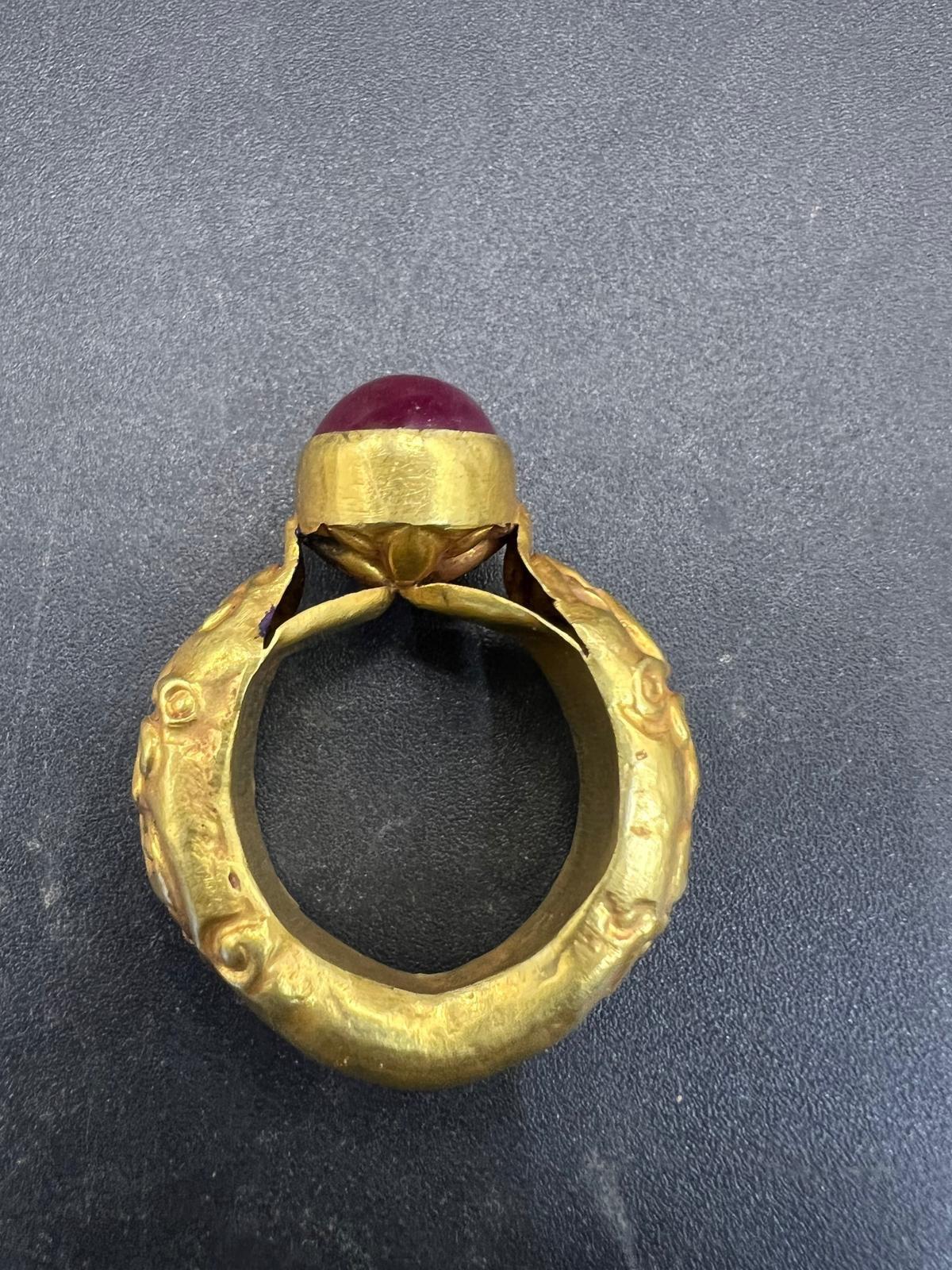 Bochic “Orient Chic” Curated Antique Ring From Burma 18k Solid Gold & Ruby For Sale 6
