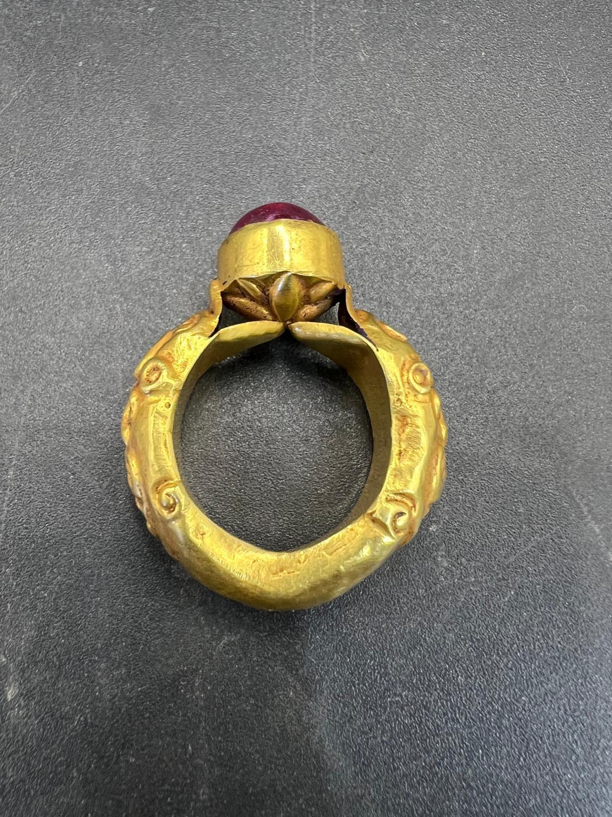 Bochic “Orient Chic” Curated Antique Ring From Burma 18k Solid Gold & Ruby For Sale 3