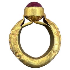 Bochic “Orient Chic” Curated Antique Ring From Burma 18k Solid Gold & Ruby