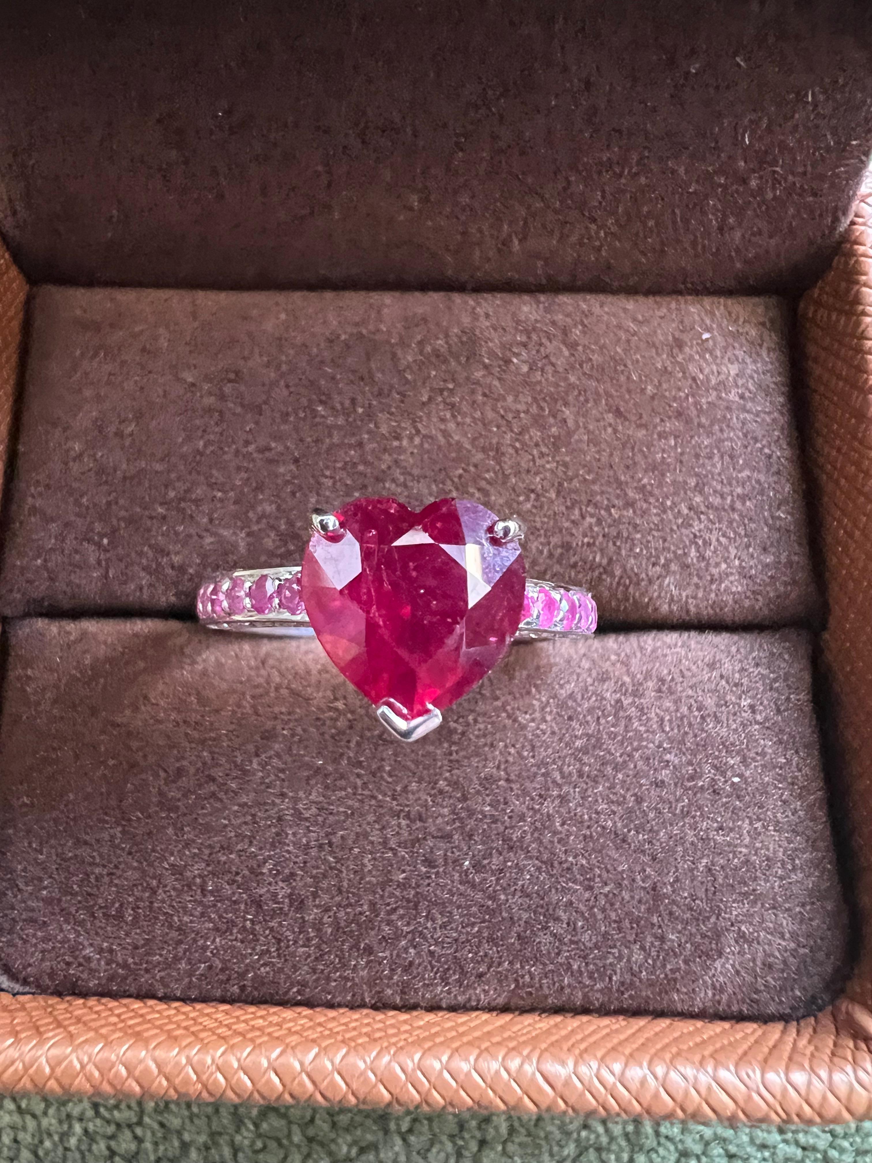 Bochic “Orient” Diamond & Ruby Vintage Cocktail Ring Set In 18K & Silver For Sale 8