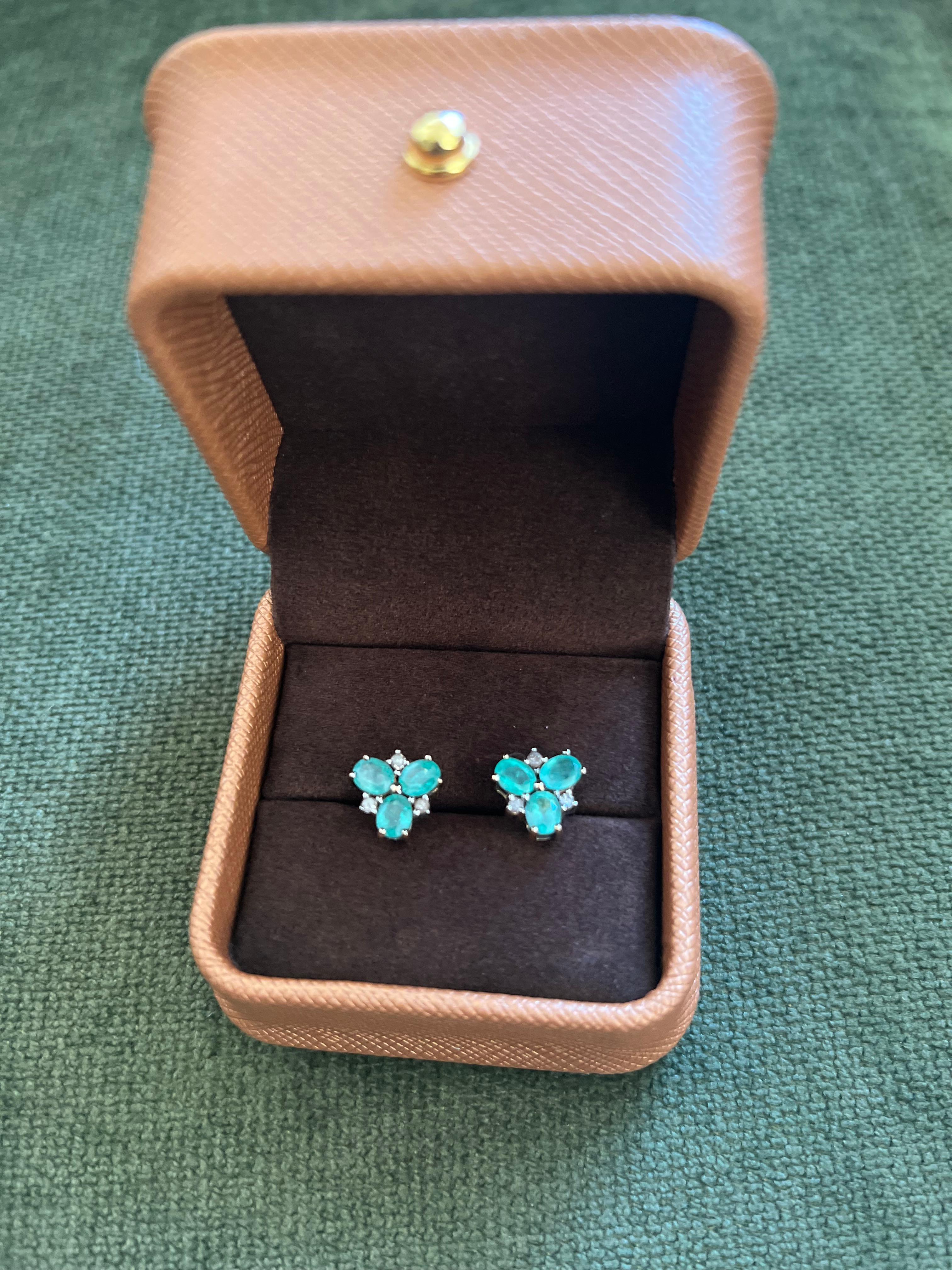 Boucles d'oreilles Bochic Orient en or et argent 18 carats avec émeraudes et diamants taille rose en vente 4