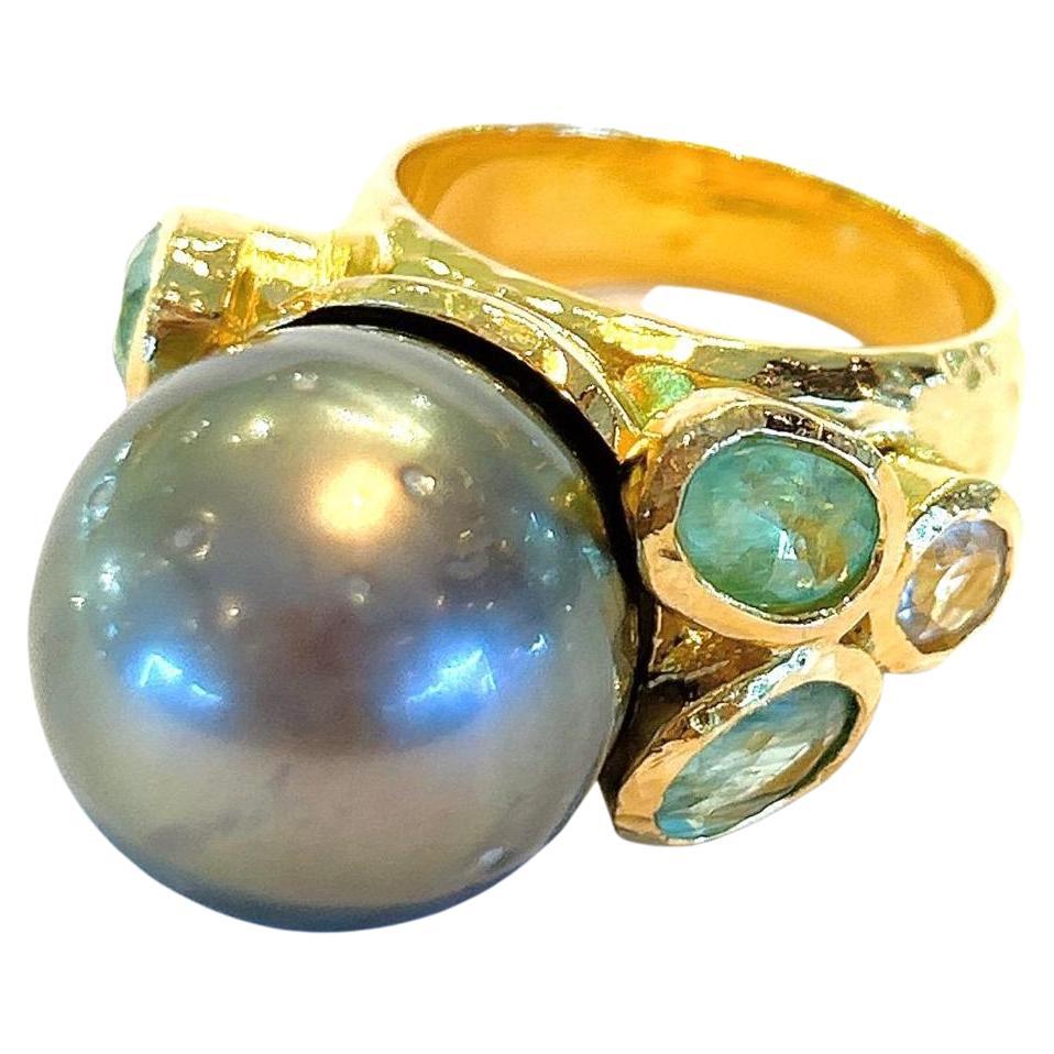 Bochic Orient-Ring aus 18 Karat Gold und Silber mit Smaragd und Südseeperlen  im Angebot