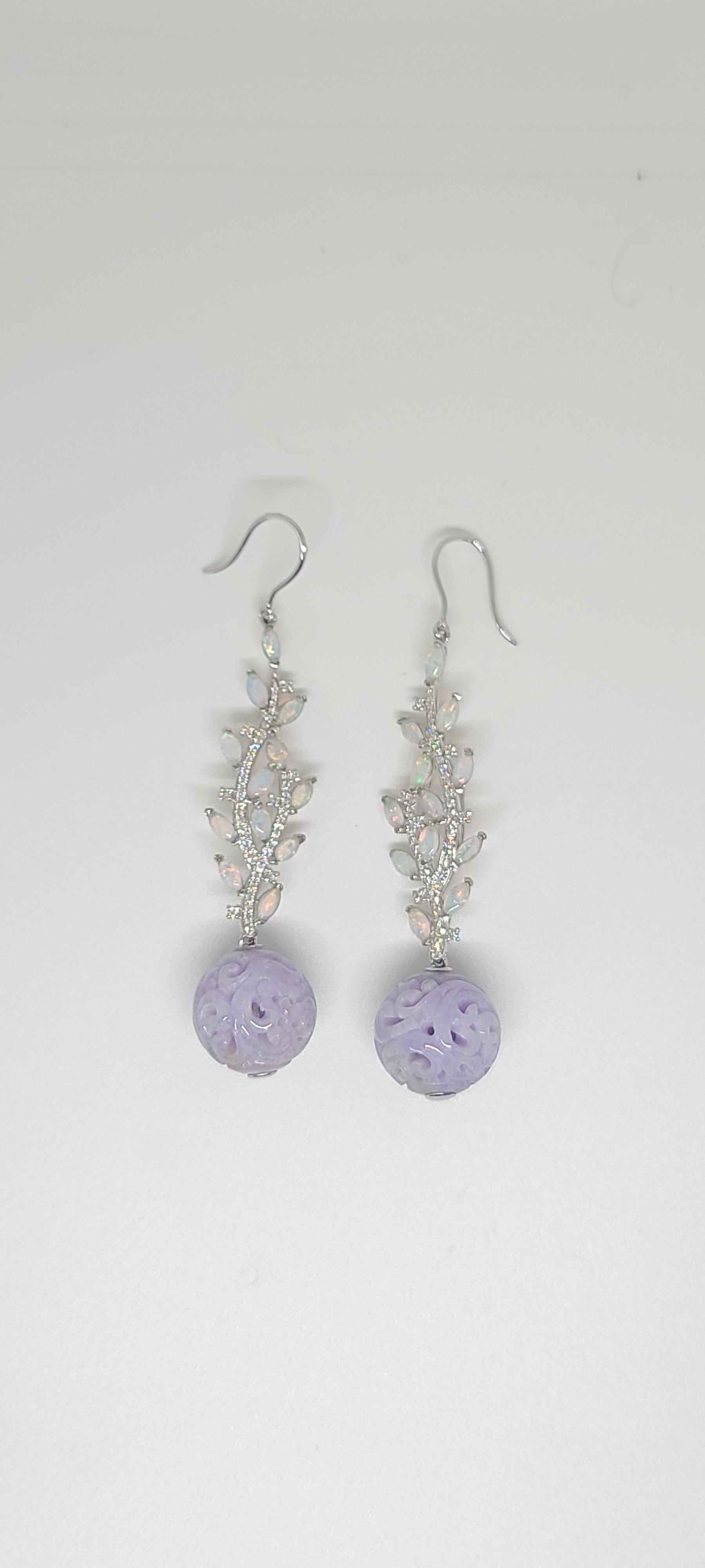 Brilliant Cut Bochic “Orient” Flower Leaf Diamond & Lilac Jade Drop Earrings Set In 18K Gold  For Sale