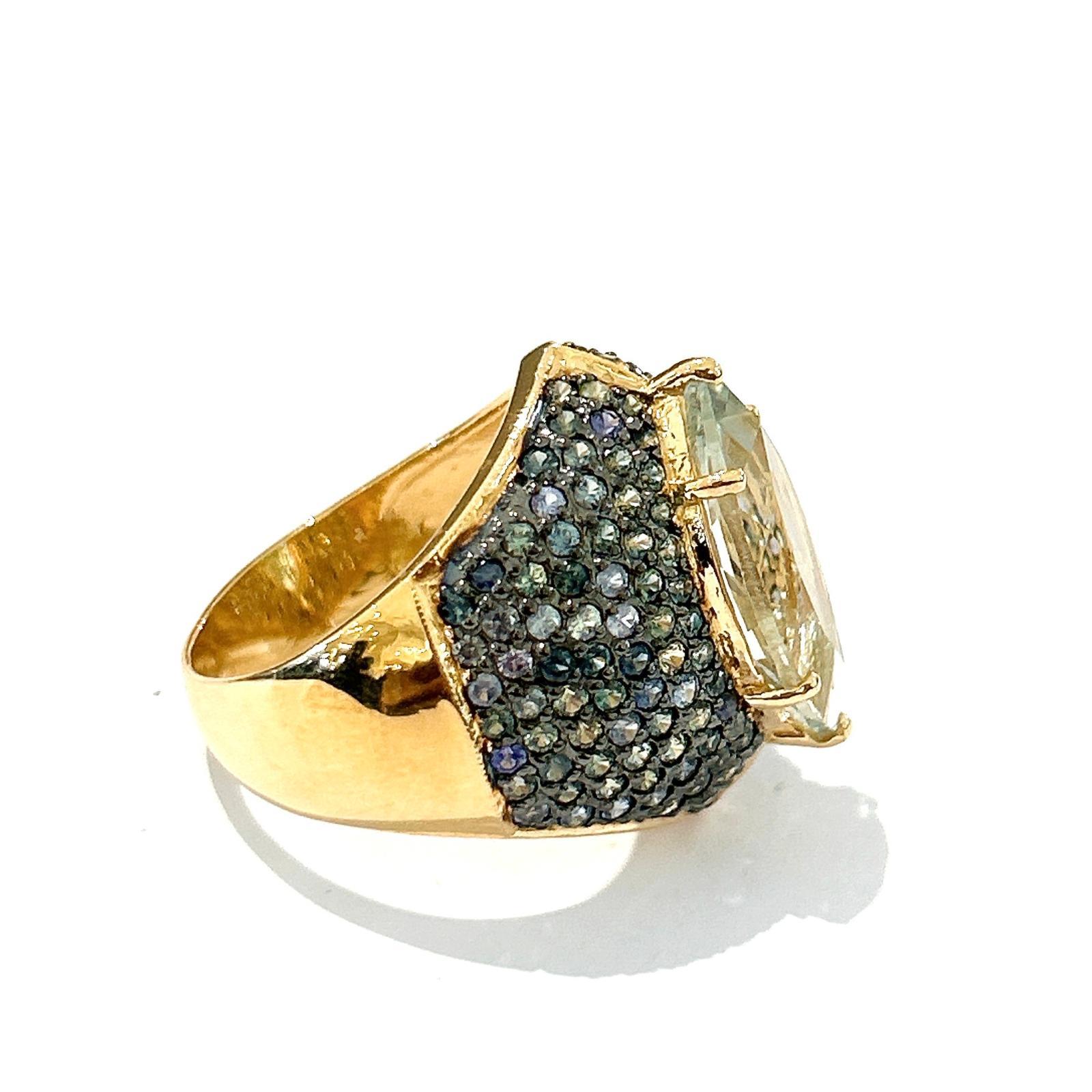 Bochic “Orient” Green Amethyst & Blue Sapphire Ring Set In 18K Gold & Silver In New Condition For Sale In New York, NY